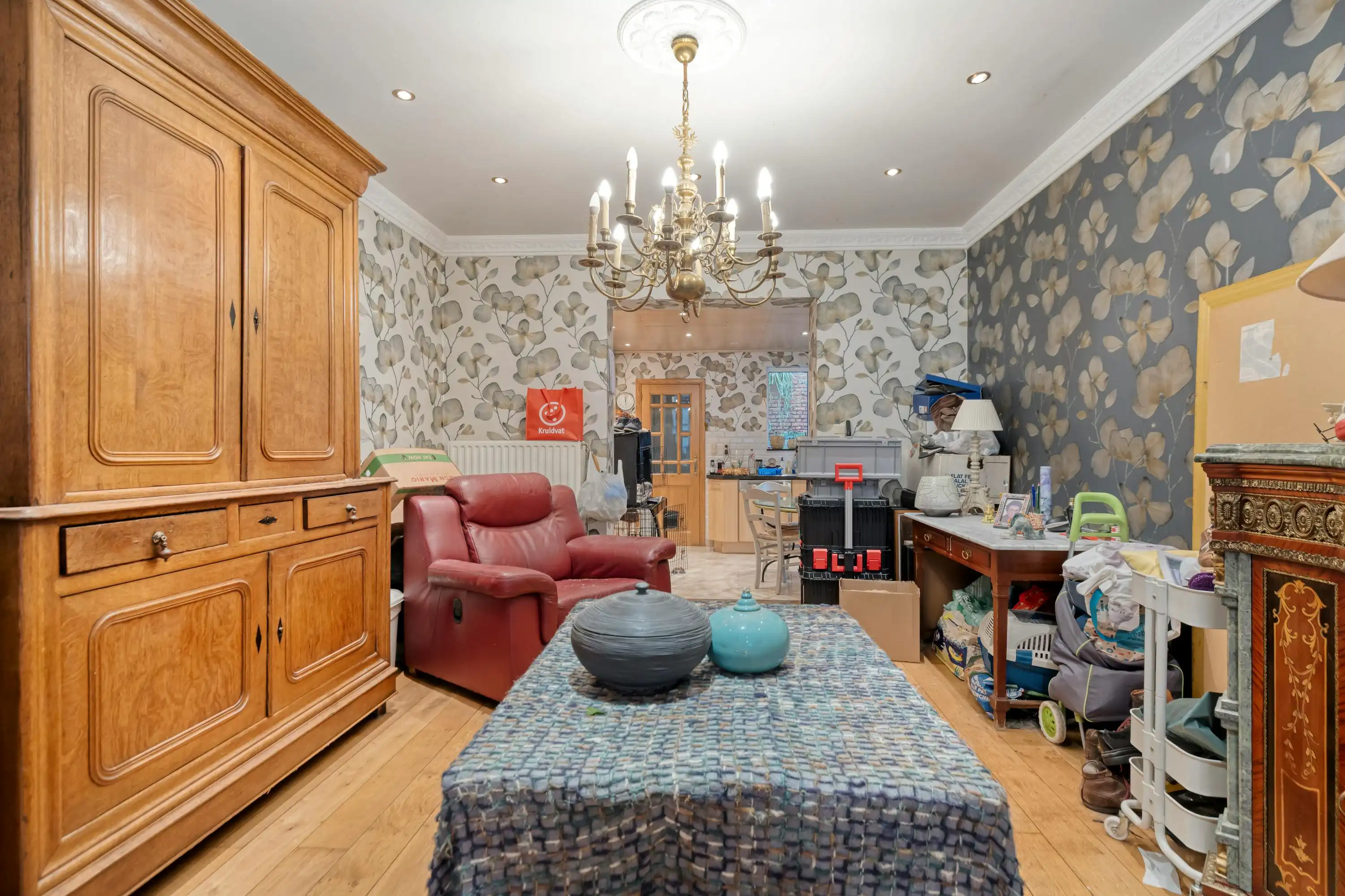 Te renoveren huis (175m²) in Deurne met terras  foto 3