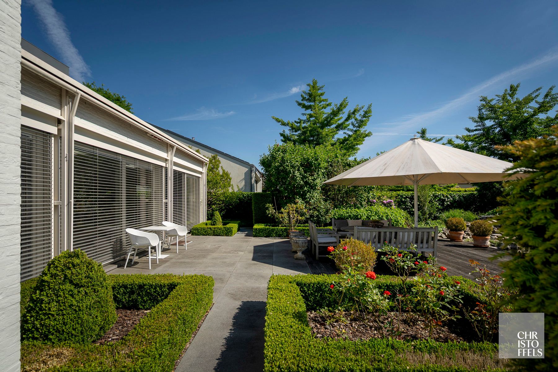 Villa (336m²) met 3 slaapkamers en een zwemvijver op een perceel van 1.219m²!  foto 7