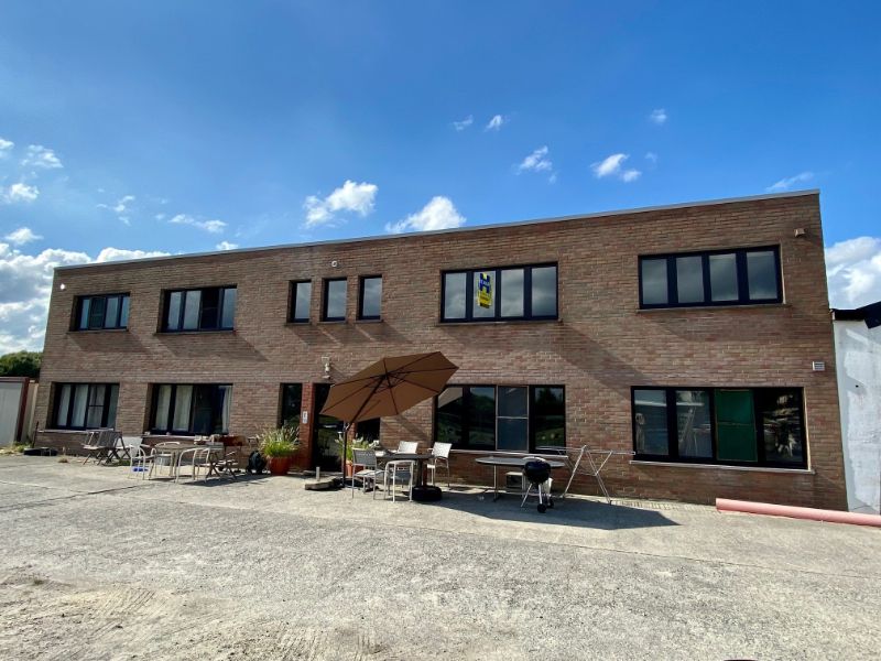 Rustig gelegen appartement met 3 kamers te Grammene foto {{pictureIndex}}