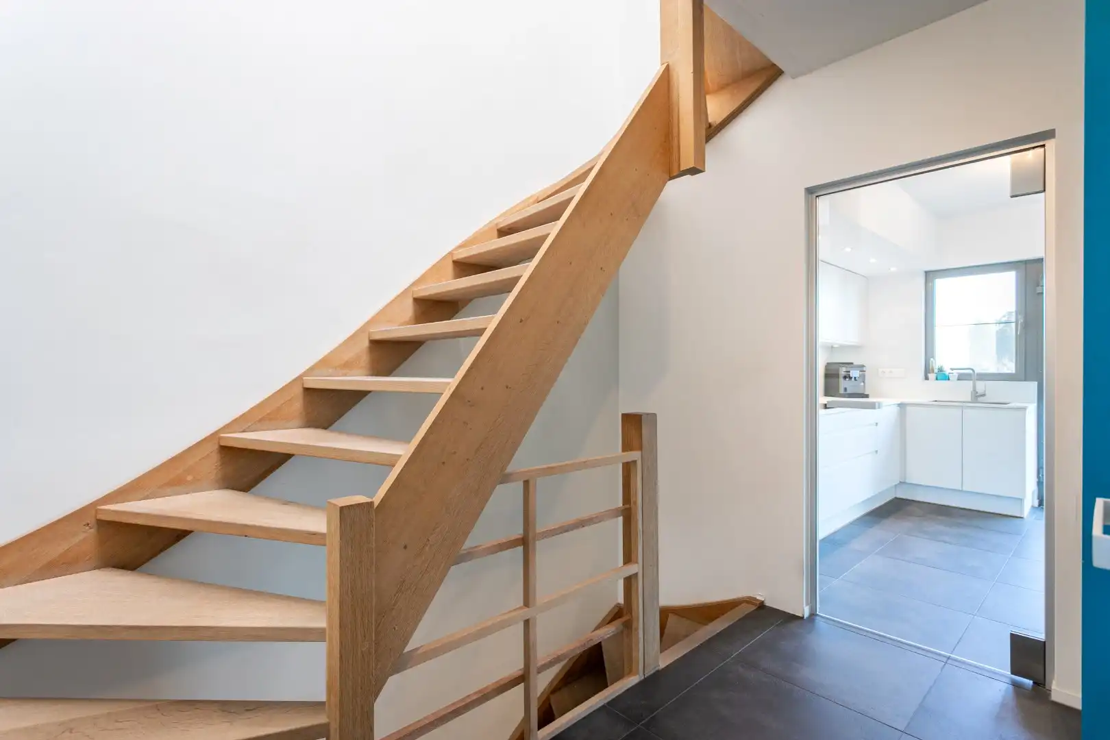 Bel-étage te koop met 3 slpks, terras en garage foto 17