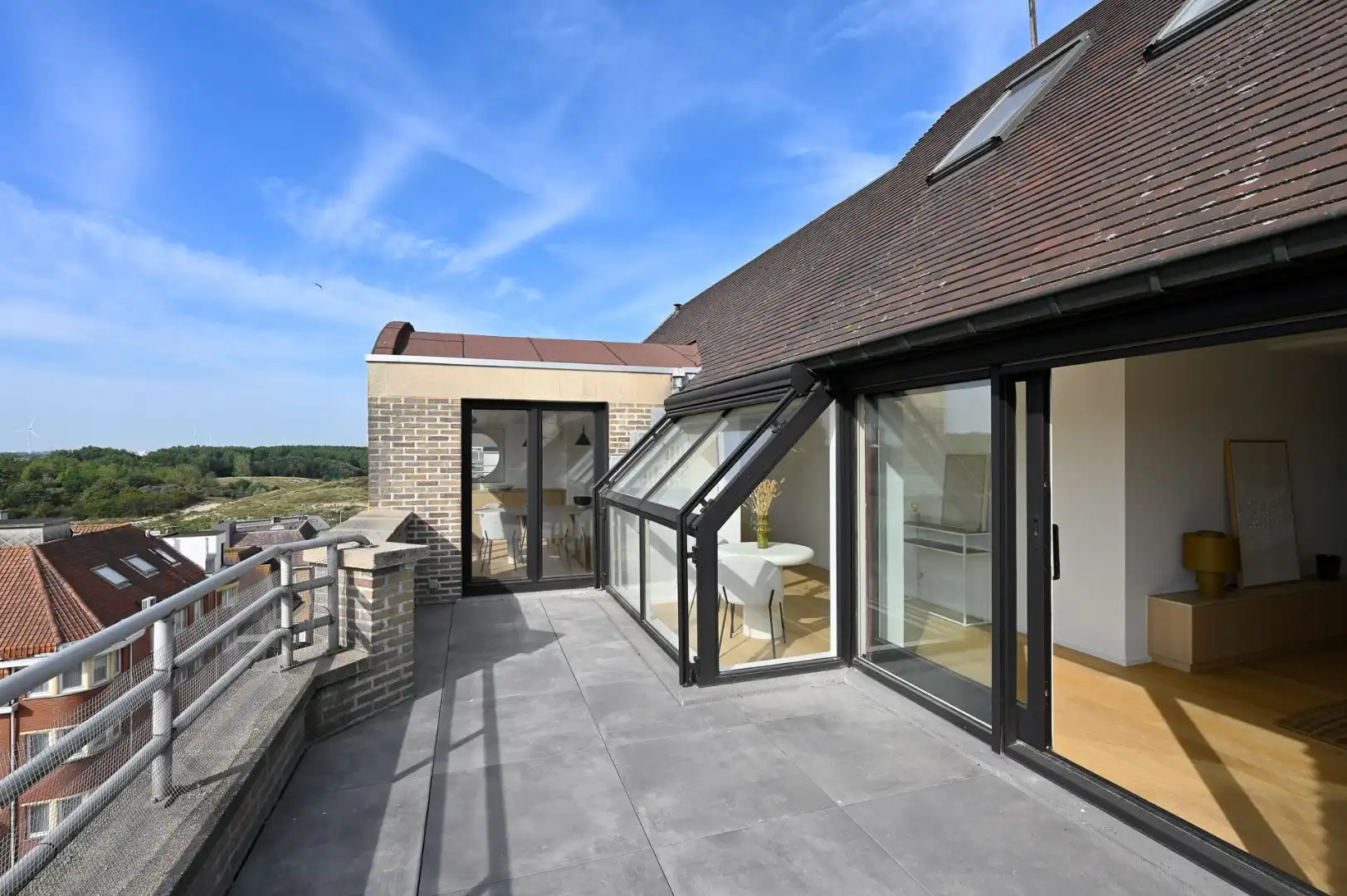 Prachtig duplex appartement met 18 meter gevelbreedte en groot zuid gericht terras met open zicht over het Knokse hinterland foto 5