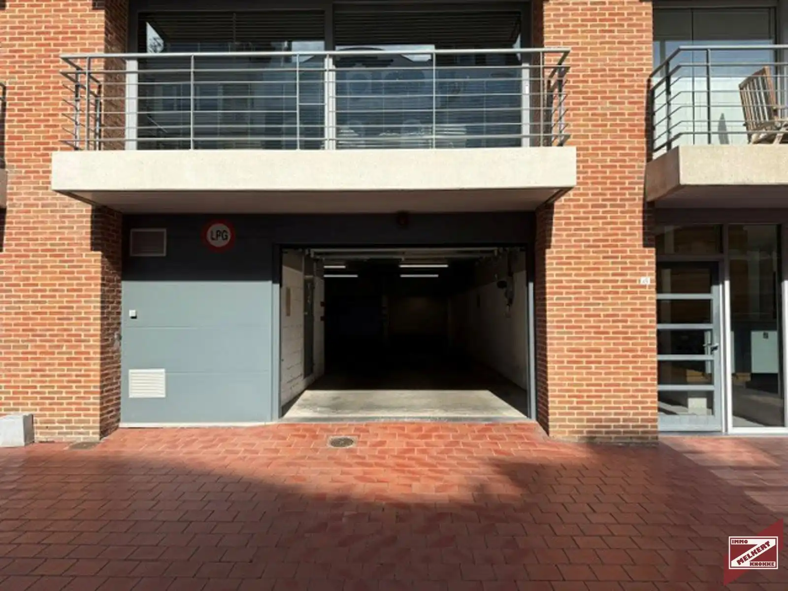 Parkeerplaats te huur foto 12