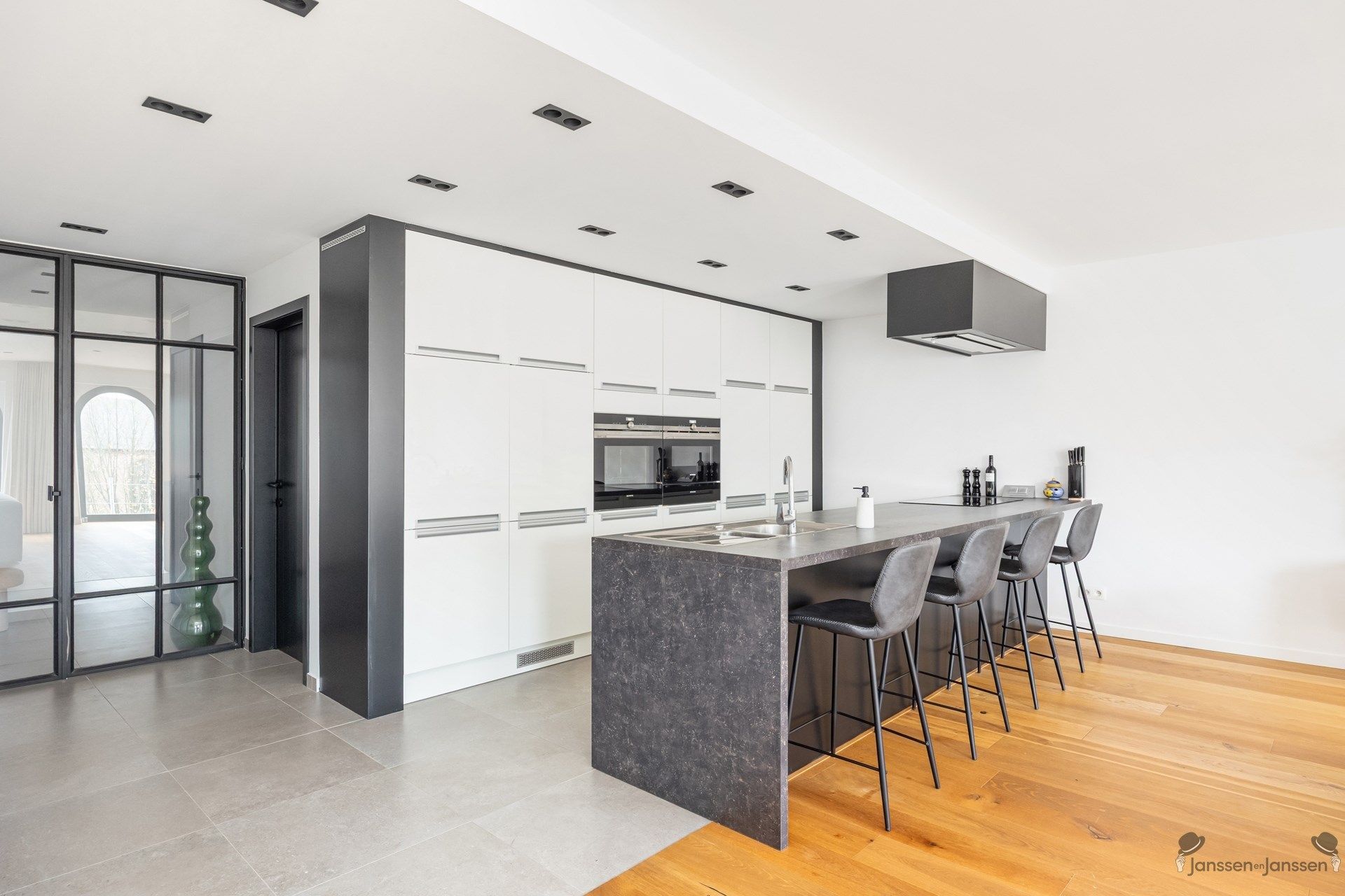 Prachtig licht en stijlvol appartement op een top locatie foto 4