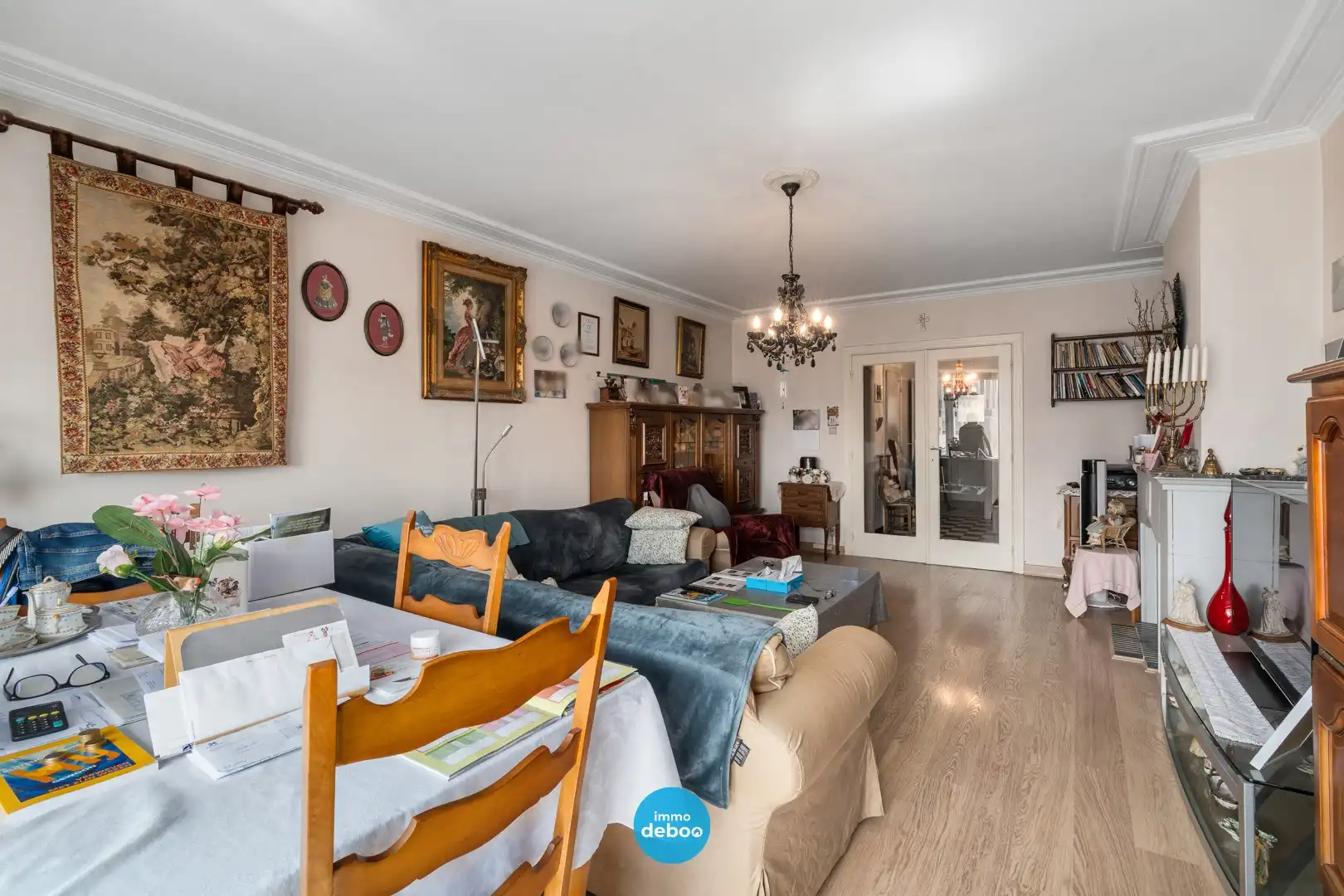 Op te frissen appartement met terras op de 7de verdieping foto 5