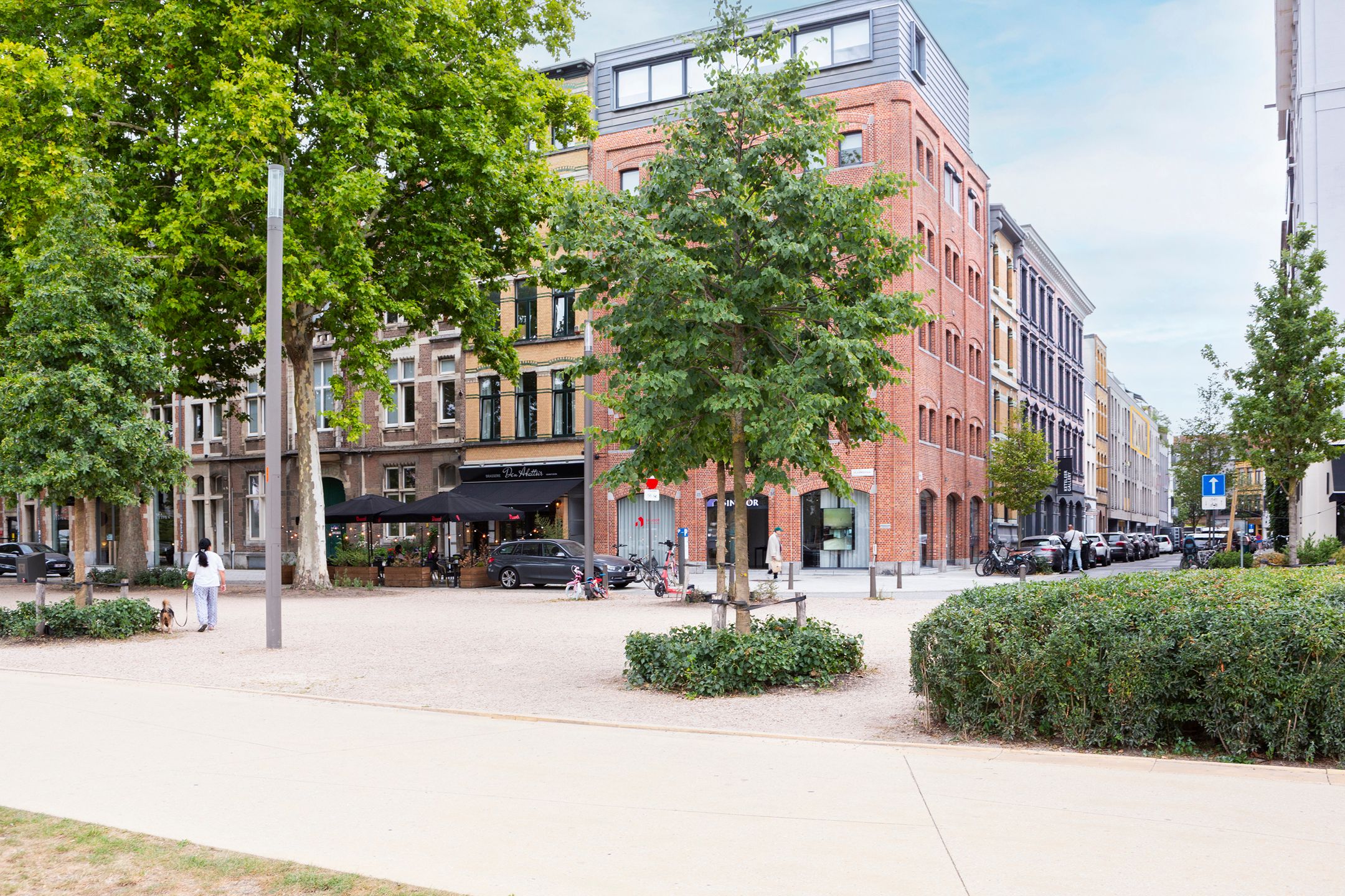 licht appartement met 2 terrassen pal op het Zuid foto 21