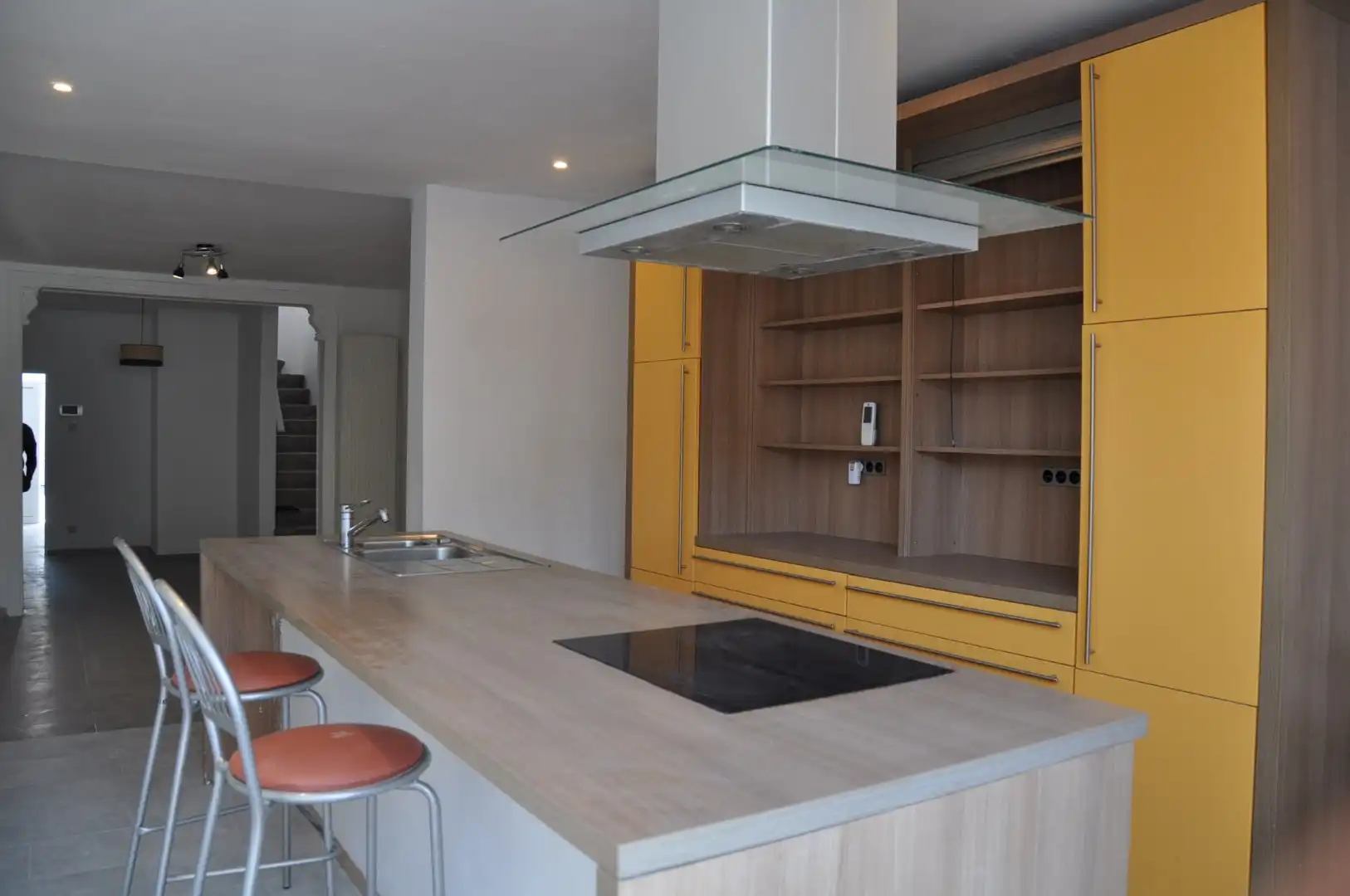 Instapklare woning met 3 slaapkamers, garage, stadstuin en groot zonneterras. foto 7