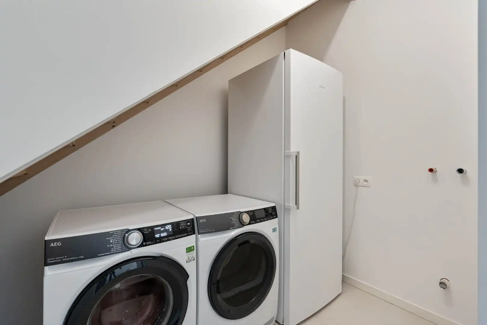 Moderne nieuwbouwwoning, 5 slpk, op een perceel van 4a31ca. foto 32