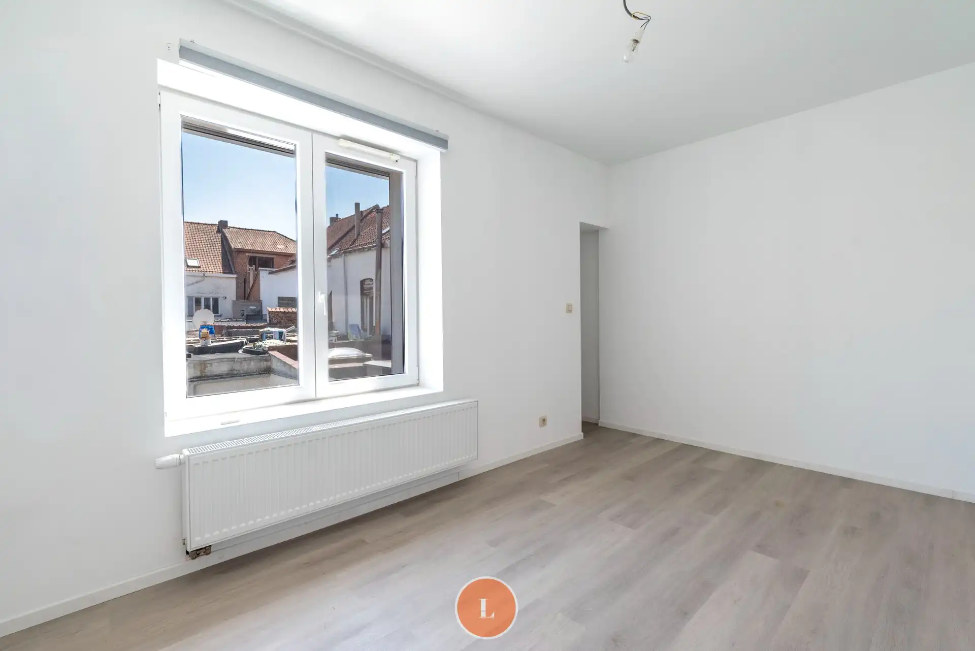 Gerenoveerde gezinswoning met mogelijkheid tot 4 slaapkamers en tuin in Menen foto 8