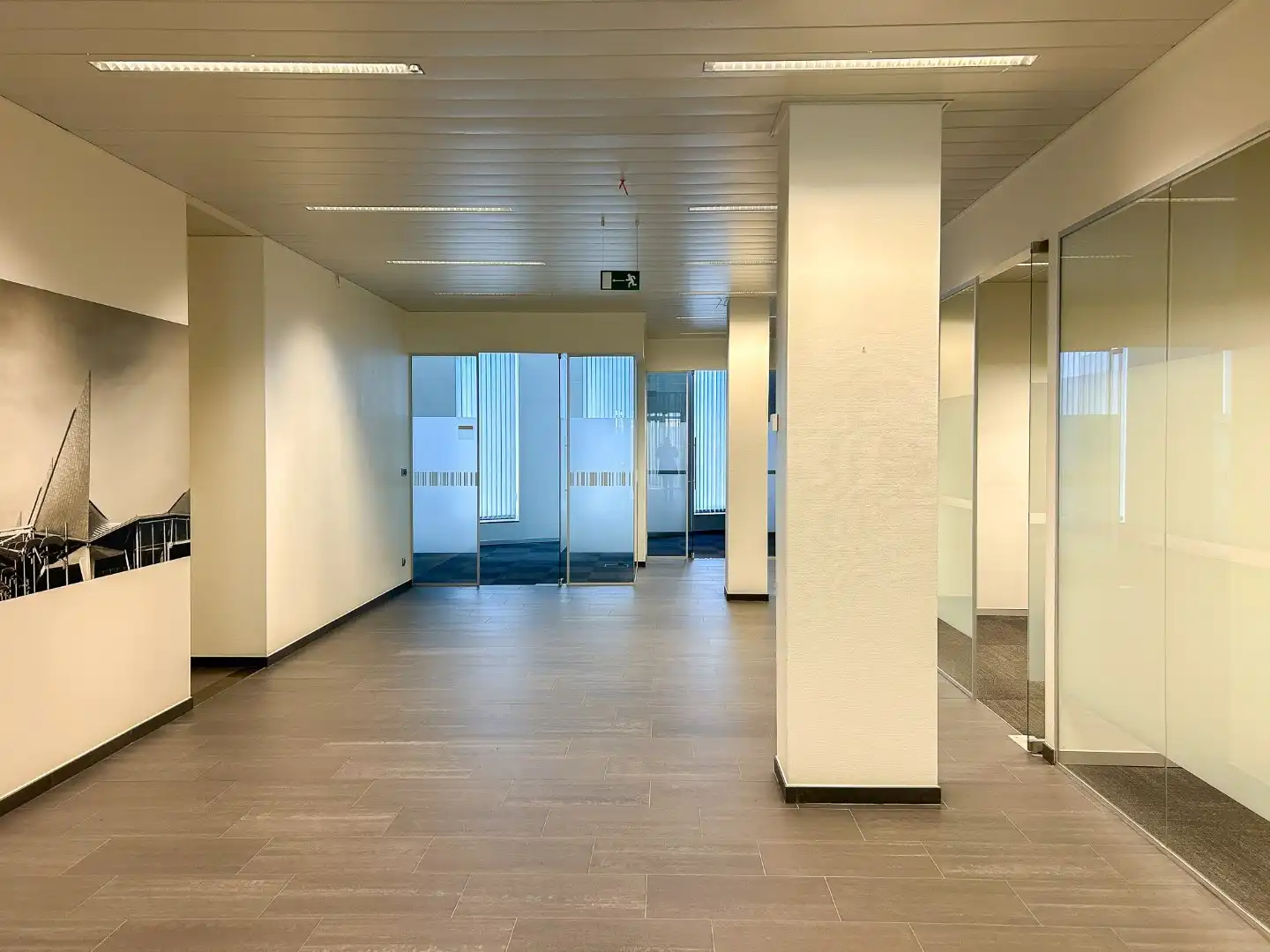 Handelsgelijkvloers met parking op de Leien  foto 6