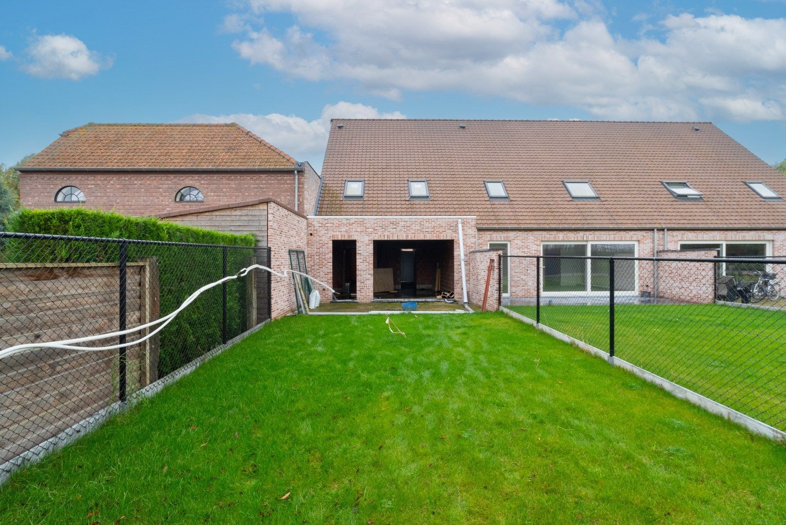 CASCO-GEZINSWONING MET 3 SLAAPKAMERS EN TUIN foto 7