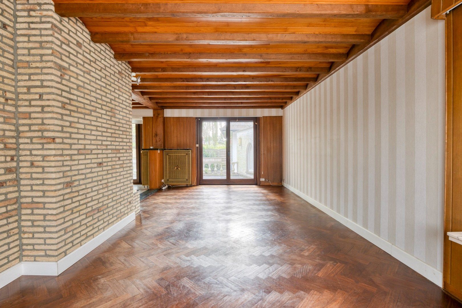 Te renoveren woning met 4 ruime slpks en praktijkruimte op 493 m² te St.-Jozef-Olen ! foto 6