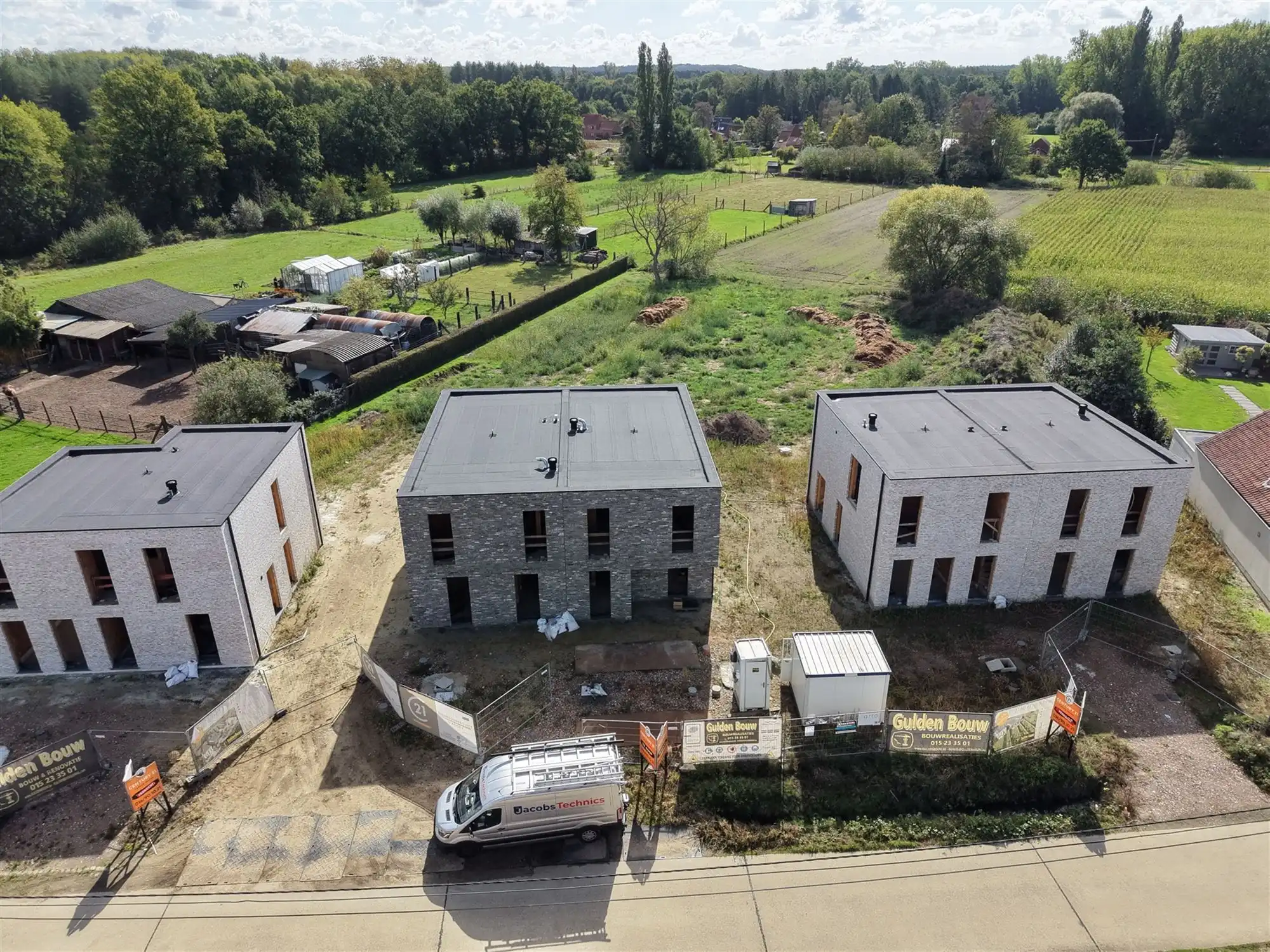 Prachtige nieuwbouwwoning in een zeer rustige straat! foto 32