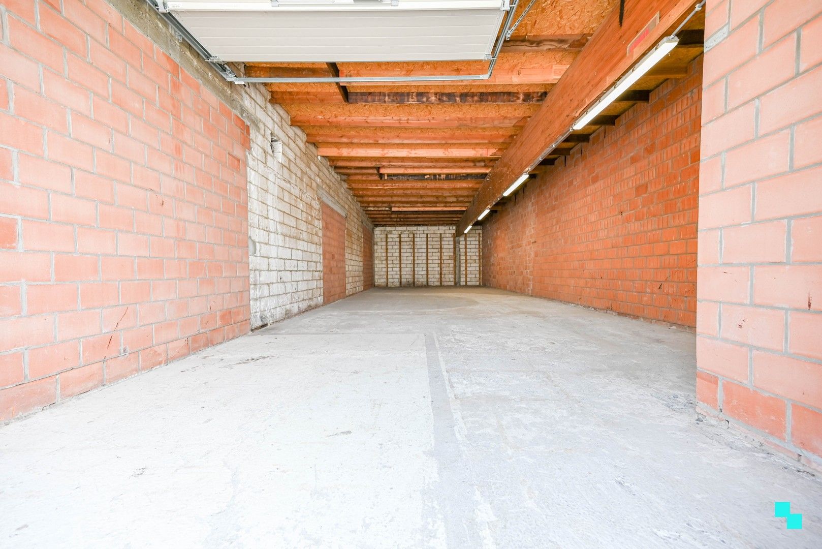 Loods van ca. 105 m² op goede locatie in Ledegem foto 5