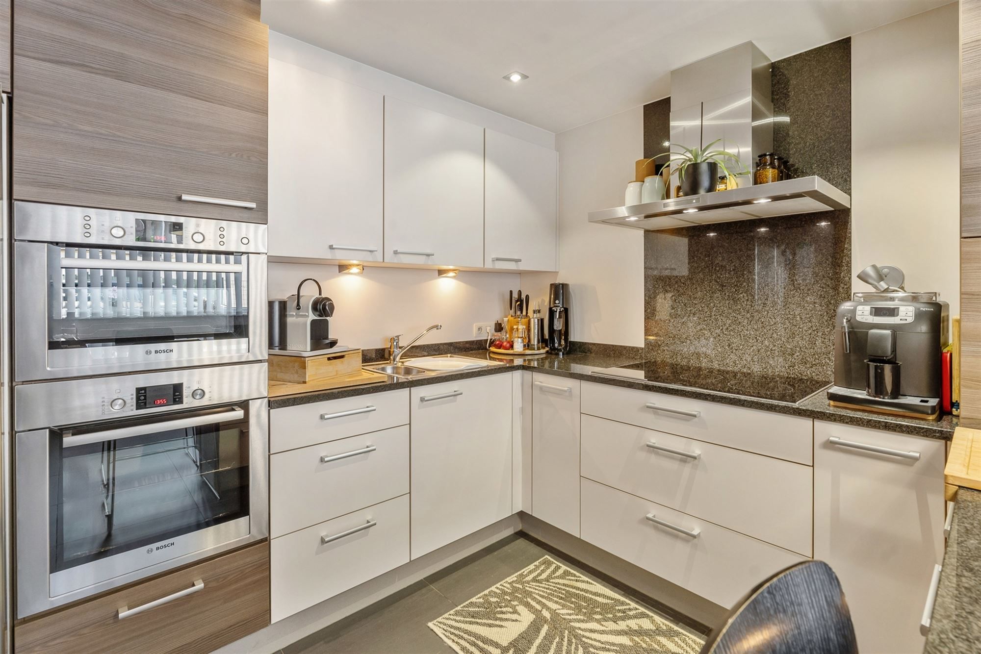 PERFECT ONDERHOUDEN WONING MET 4 SLAAPKAMERS OP CENTRALE LIGGING IN STAL (BERINGEN) foto 8