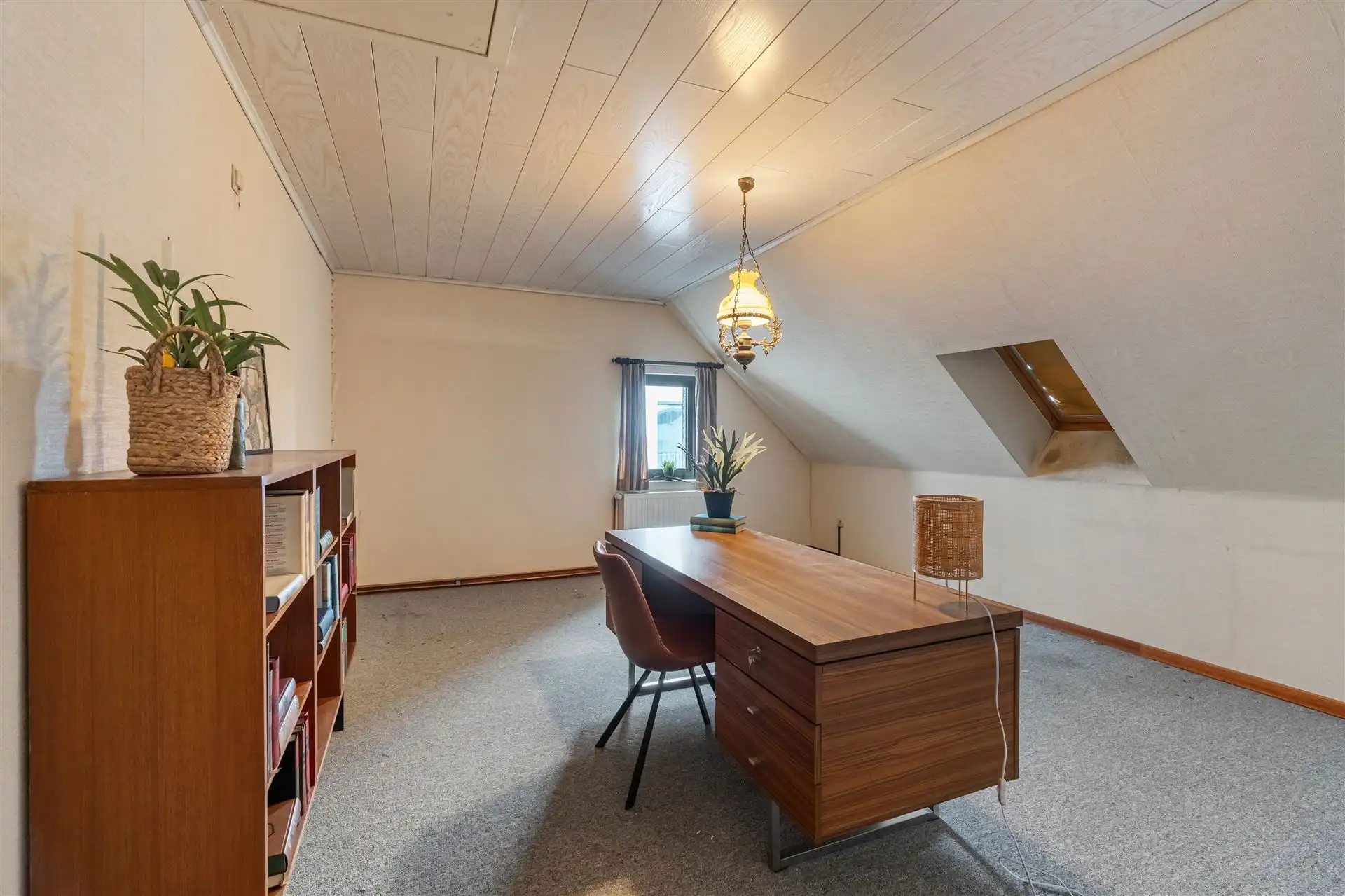 Woning met handelsgedeelte en opslagplaats. foto 18