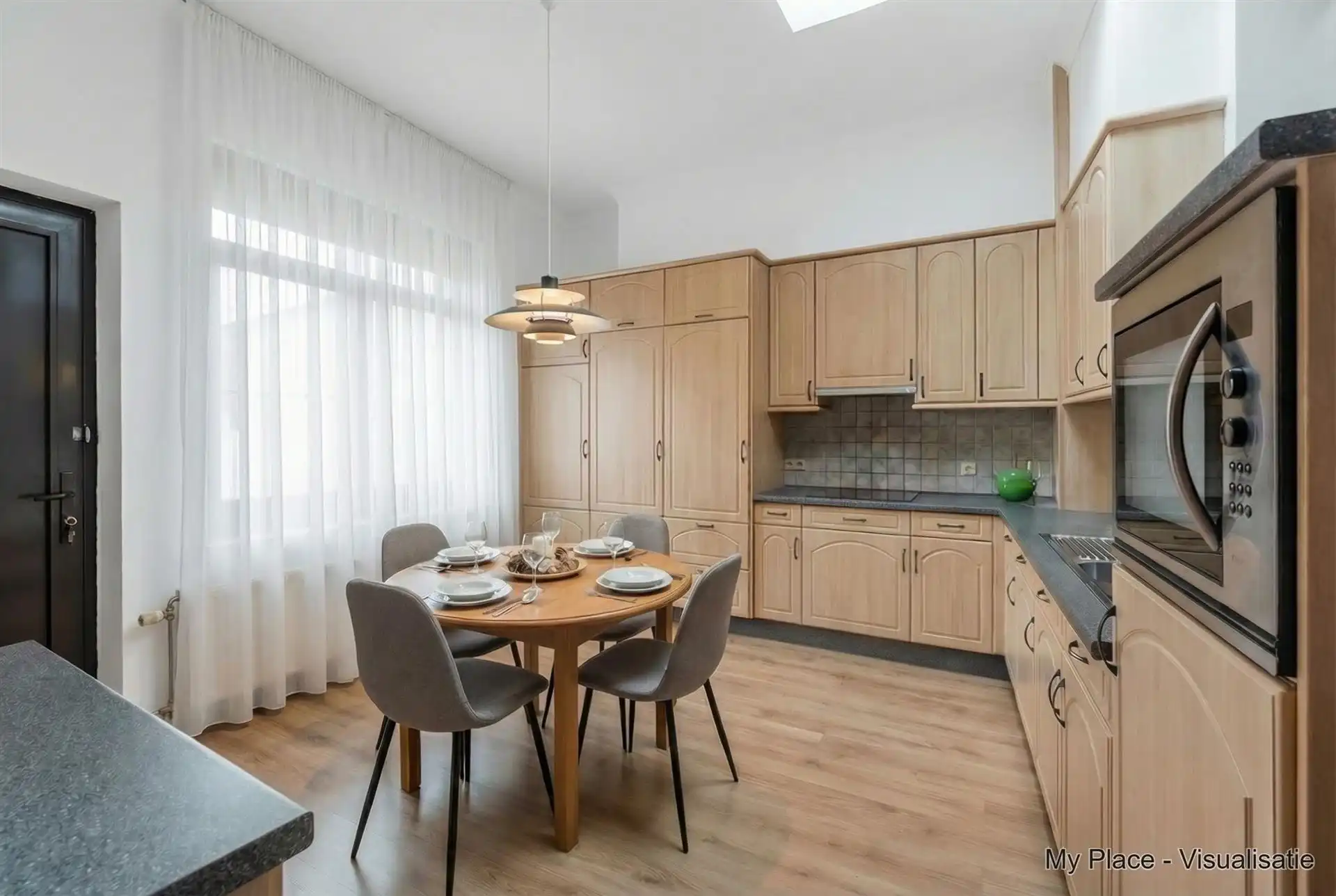 Woning met handelsgedeelte en opslagplaats. foto 18