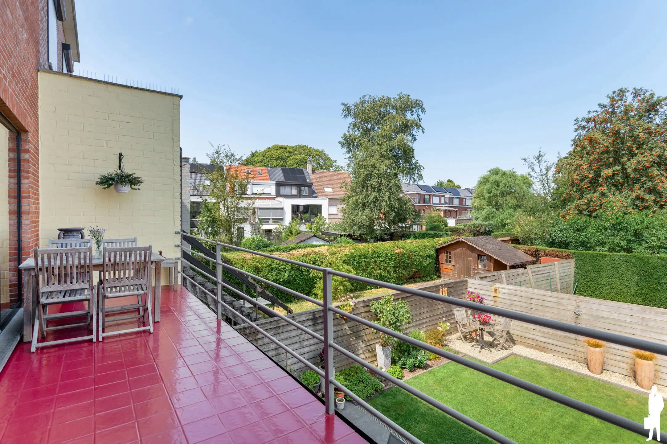 Bel-etage met 3 SLPK, dubbele garage en tuin foto 12