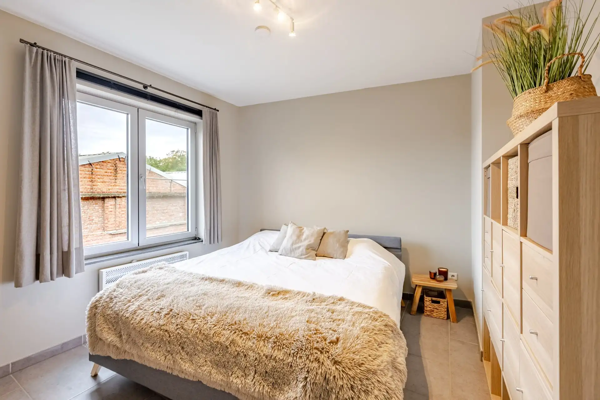 Instapklaar appartement met terras op uitstekende ligging in Erembodegem foto 11