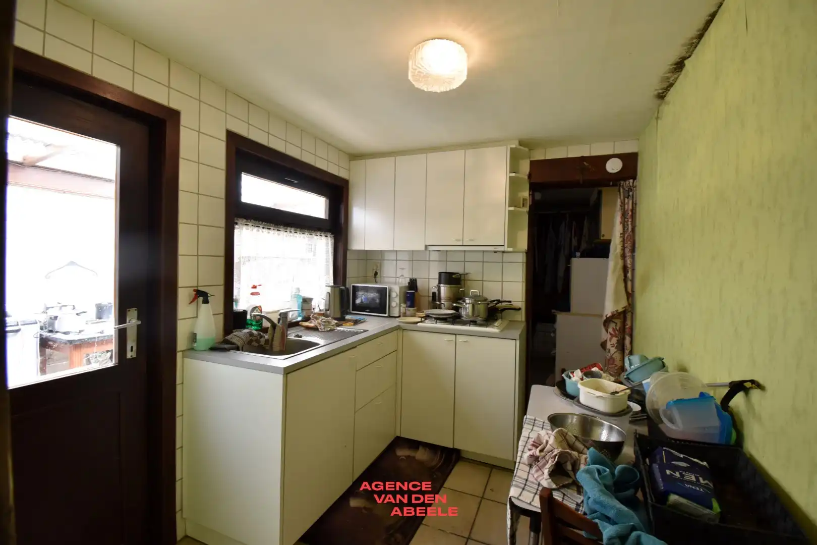 Te renoveren woning met 2 slaapkamers en fantastische tuin  foto 4