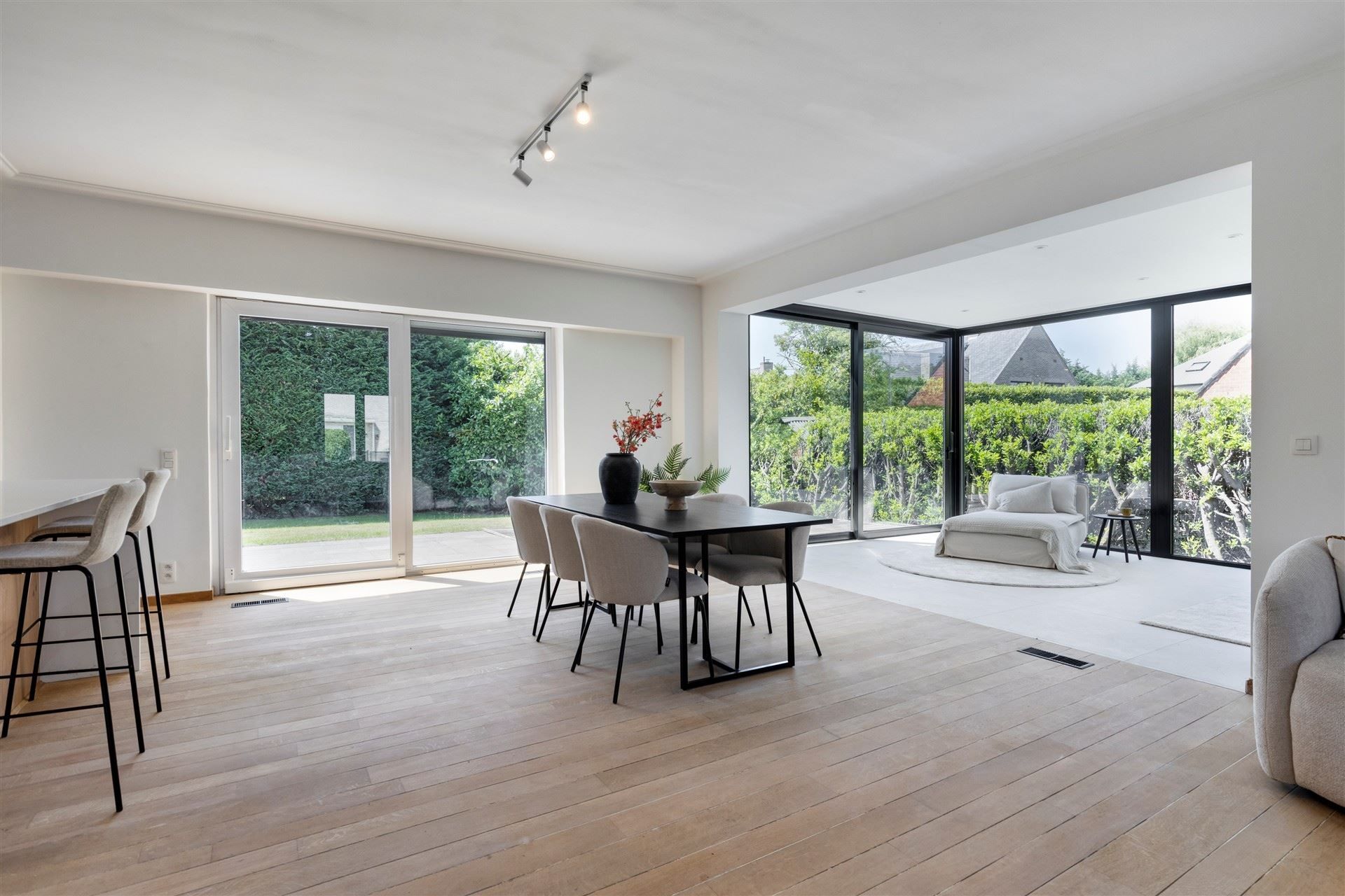 Top-notch gerenoveerde villa met 4 slaapkamers en 3 badkamers op 705m² met zuidtuin foto 9