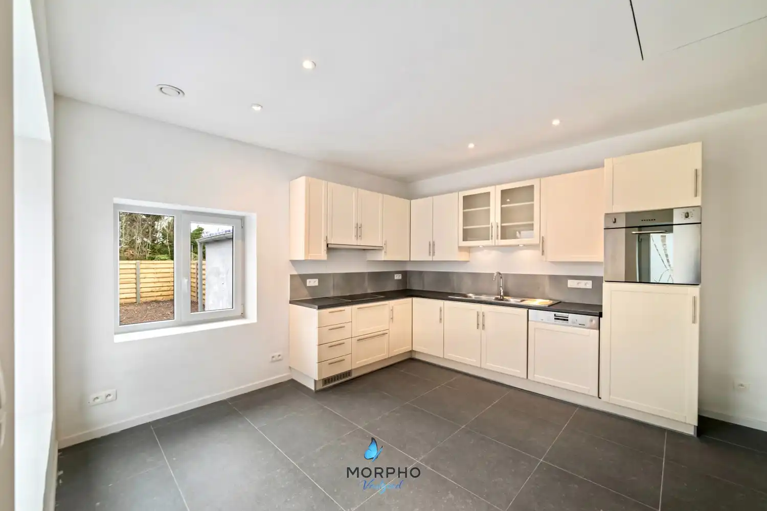 Volledig gerenoveerde energiezuinige woning (EPC A) en tuin in hartje Rumbeke foto 4