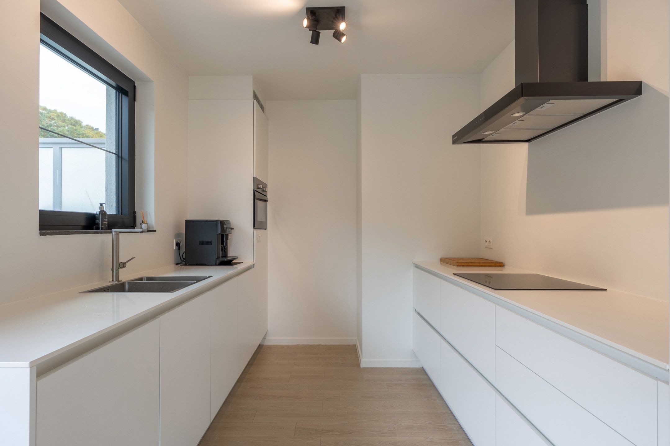 Energiezuinig penthouse met ruim terras en 2 autostaanplaatsen. foto 4
