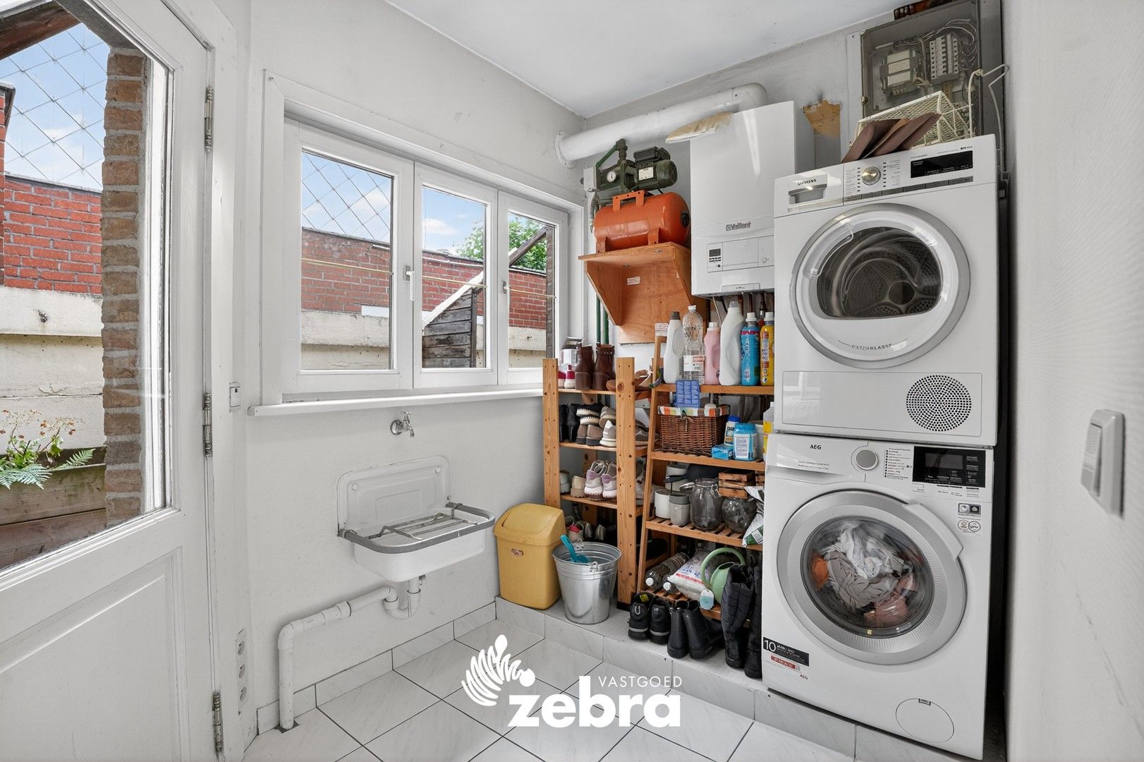 Instapklare woning met 4 slaapkamers en aanpalend stuk grond te Tielt! foto 14