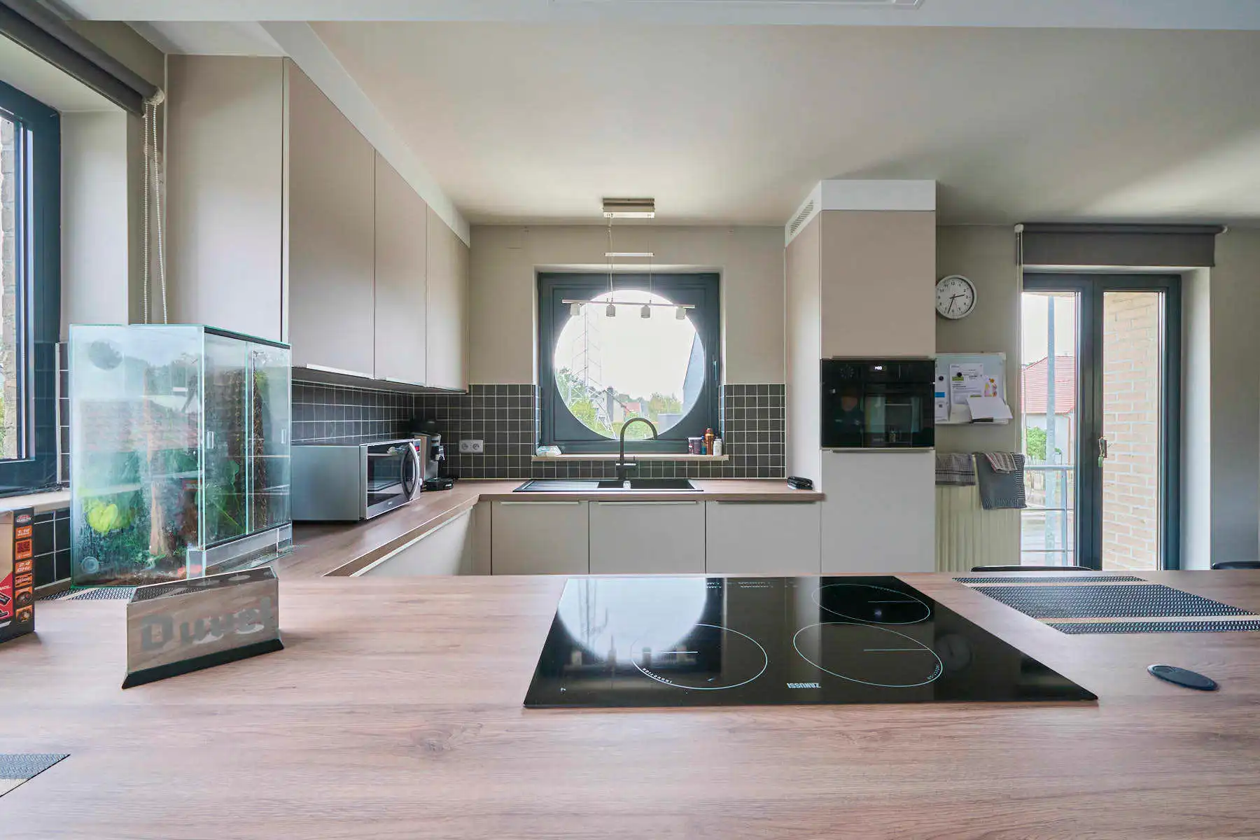 Lichtrijke duplex met open keuken en 2 slaapkamers foto 8