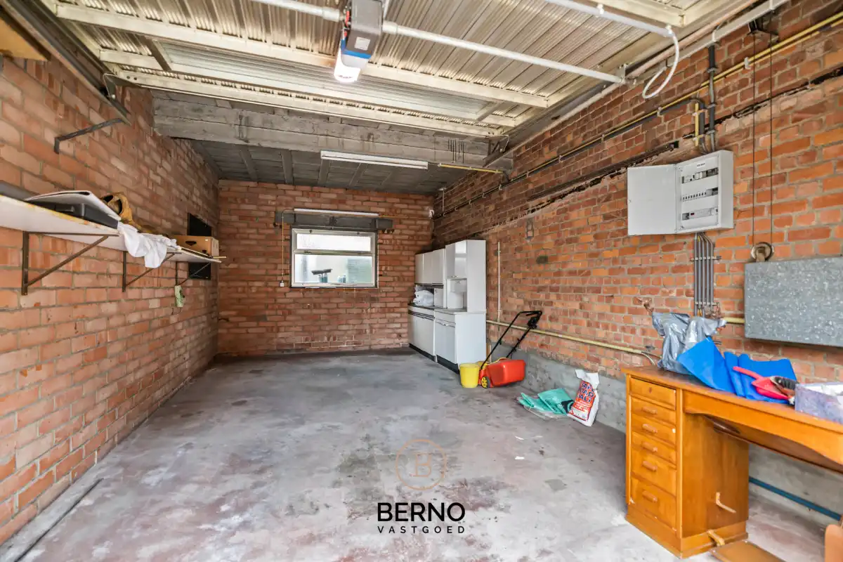 Ruime gezinswoning met 4 slaapkamers en garage. foto 20