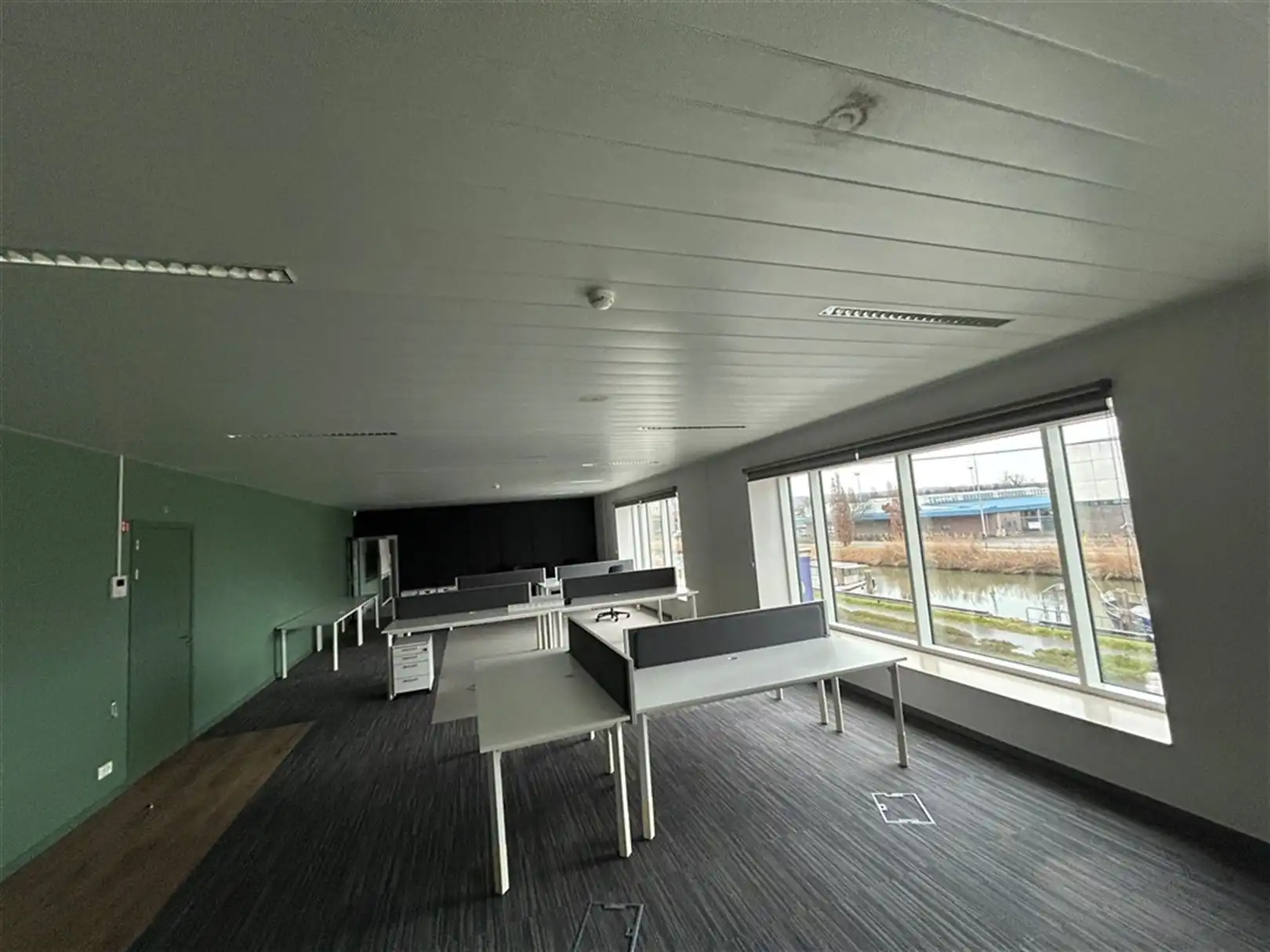 Kantoorgebouw foto 9