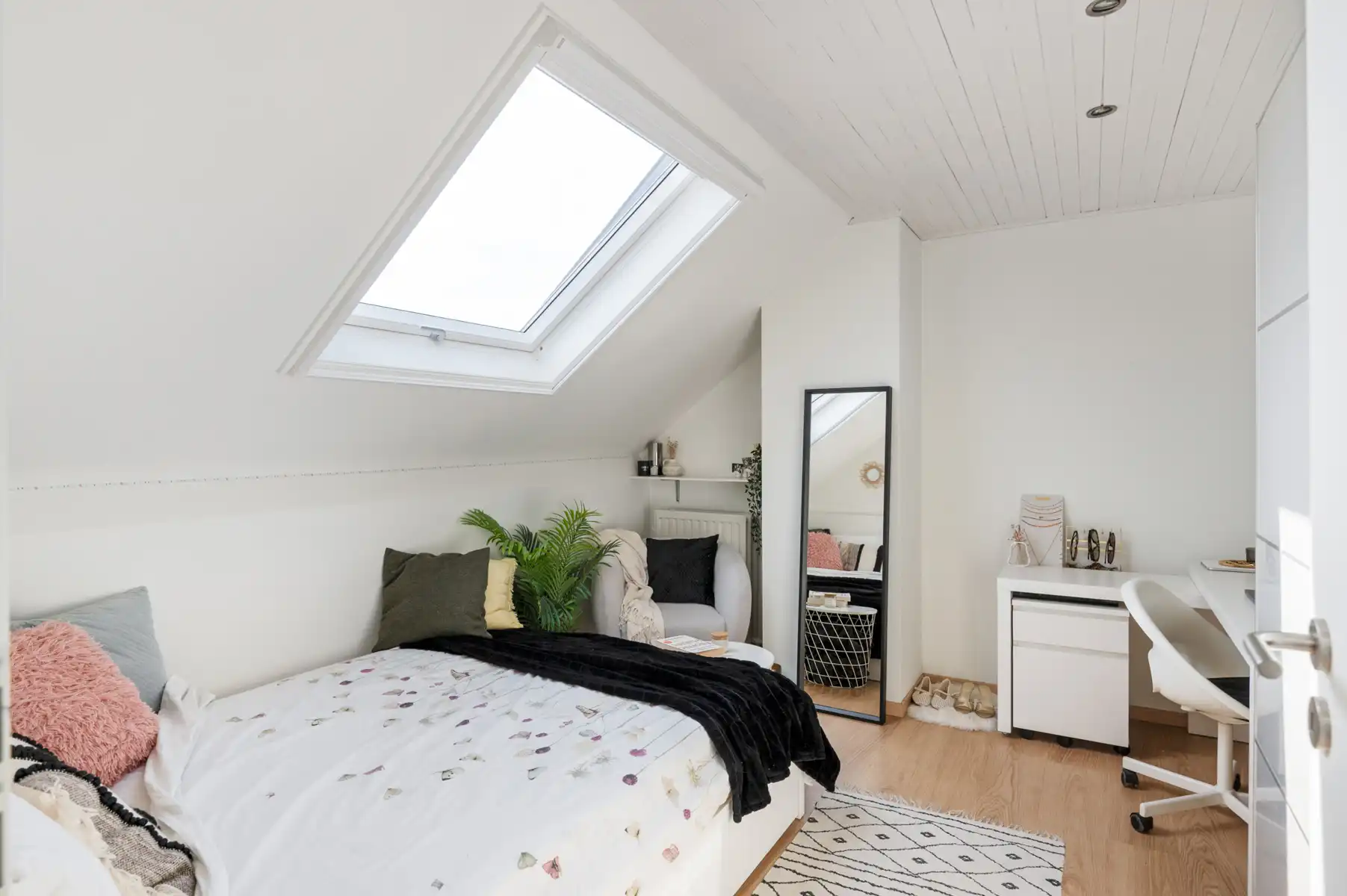 Een bel-etage met een verhaal op elke verdieping foto 19