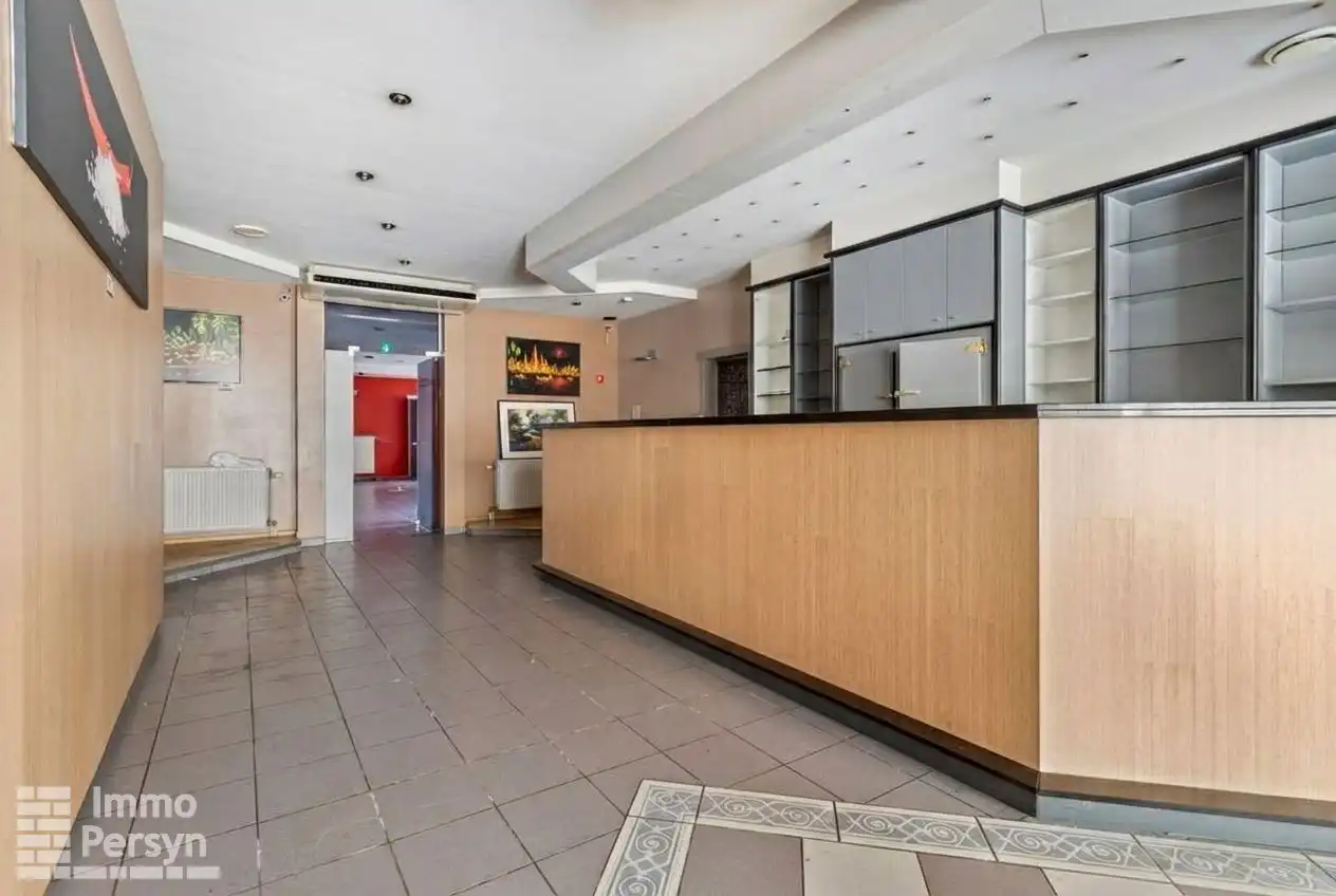 Veelzijdig handelspand met bovenliggende woonst en studio op centrale ligging in Begijnendijk foto 5