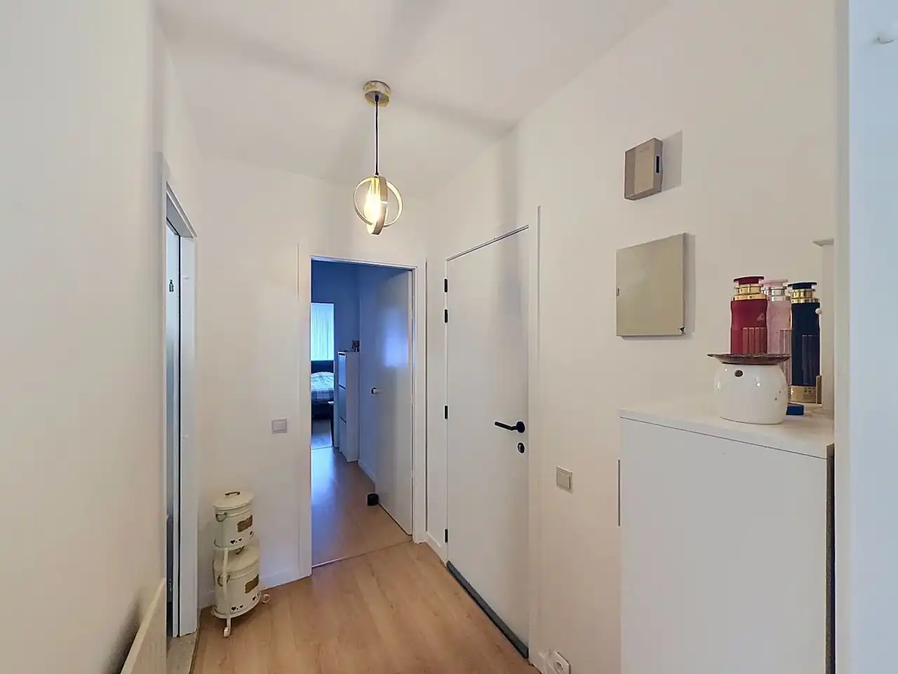 Verzorgd appartement met terras vooraan, gelegen op een boogscheut van de Zeedijk te Knokke foto 6