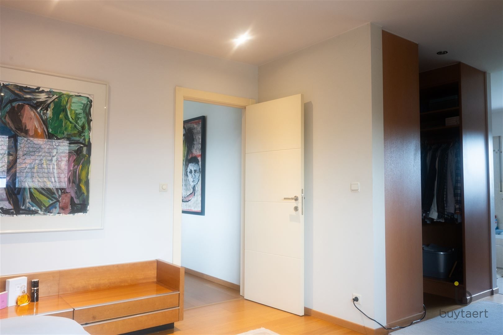 RUIMTE, RUST EN ONTSPANNING: MODERNE VILLA MET ZWEMBAD, SAUNA EN JACUZZI foto 20