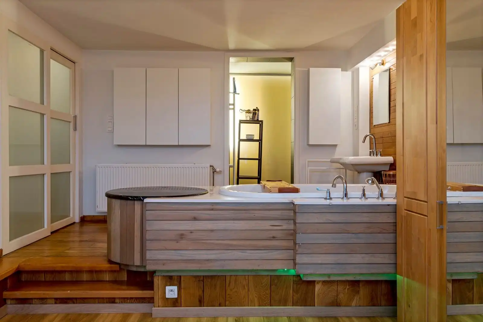 Gelijkvloers gemeubeld 1 slaapkamer appartement met tuin op A-locatie foto 16