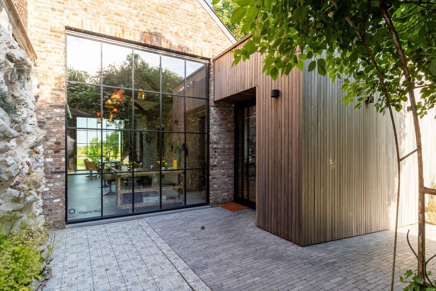 Karaktervol herenhuis met modern comfort in een groene, landelijke setting foto 7