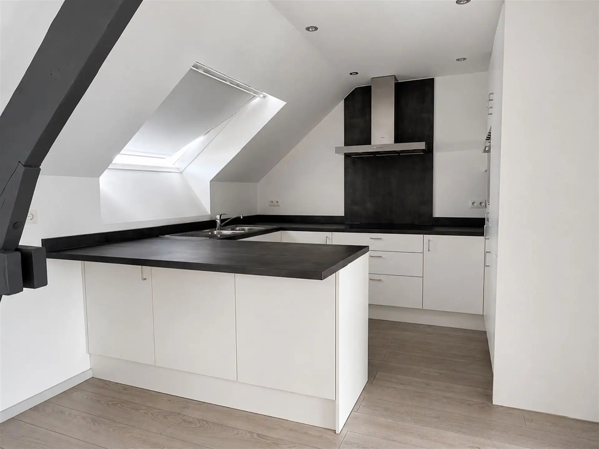 Duplexappartement met ruim terras in hartje Mechelen foto 3