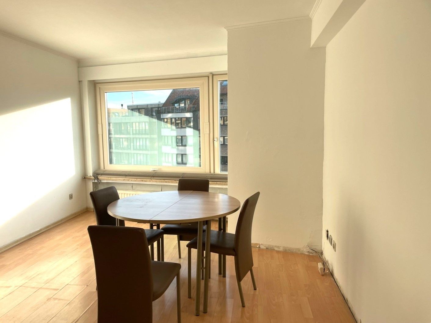 Gunstig gelegen appartement met één slaapkamer, ideaal voor renovatie foto 4