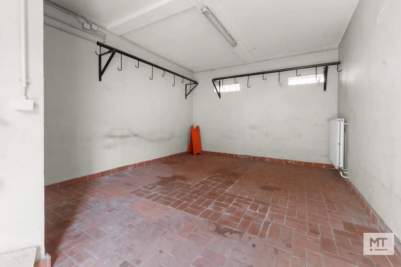 Voormalig politiecommissariaat te koop in Westrozebeke foto 11