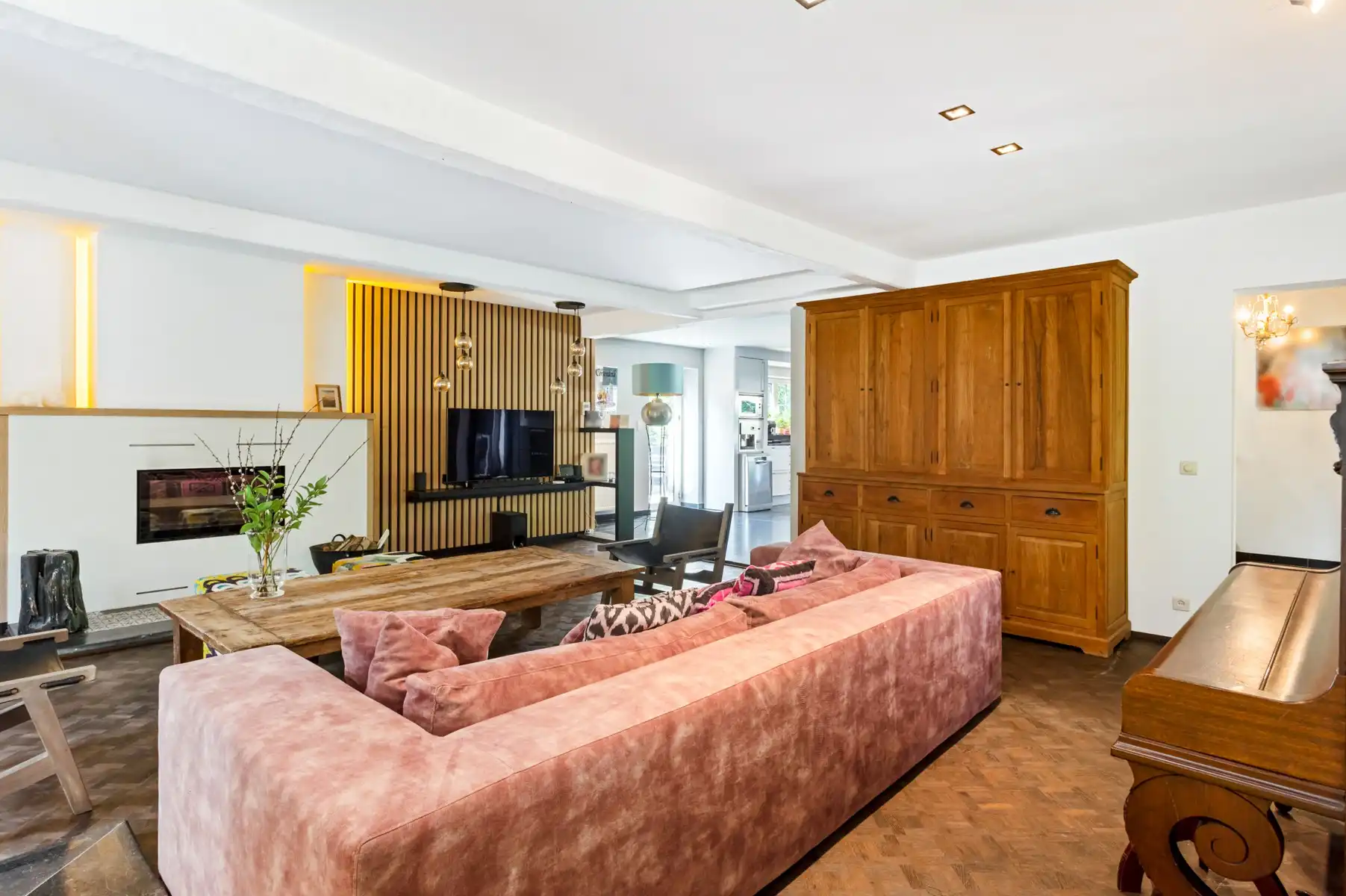 IN OPTIE !! Charmante en ruime villa met zwembad foto 17