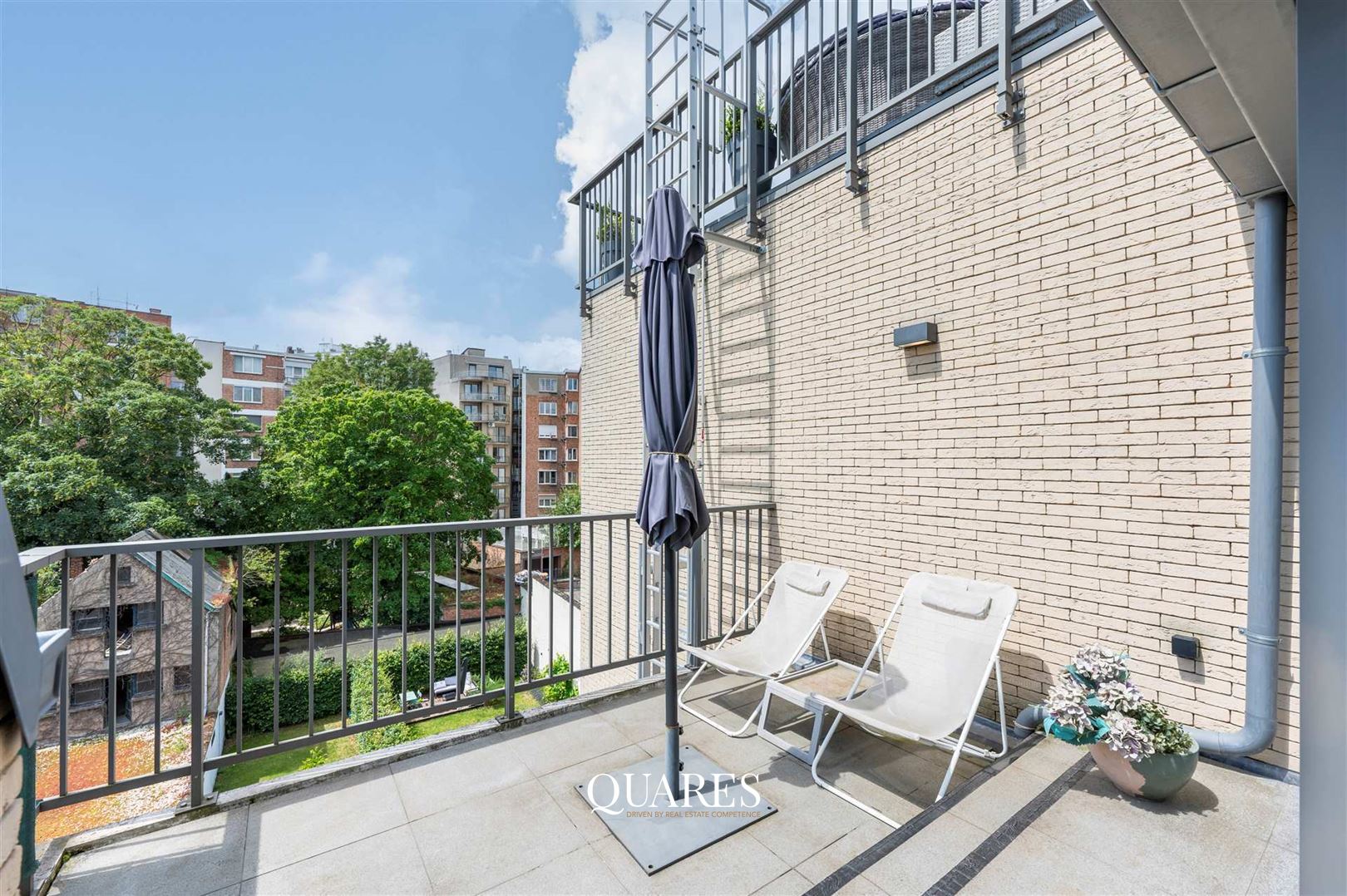 FANTASTISCH RUIM EN LICHTRIJK DUPLEXAPPARTEMENT OP TOPLOCATIE MET TERRAS IN HET CENTRUM VAN ANTWERPEN foto 4