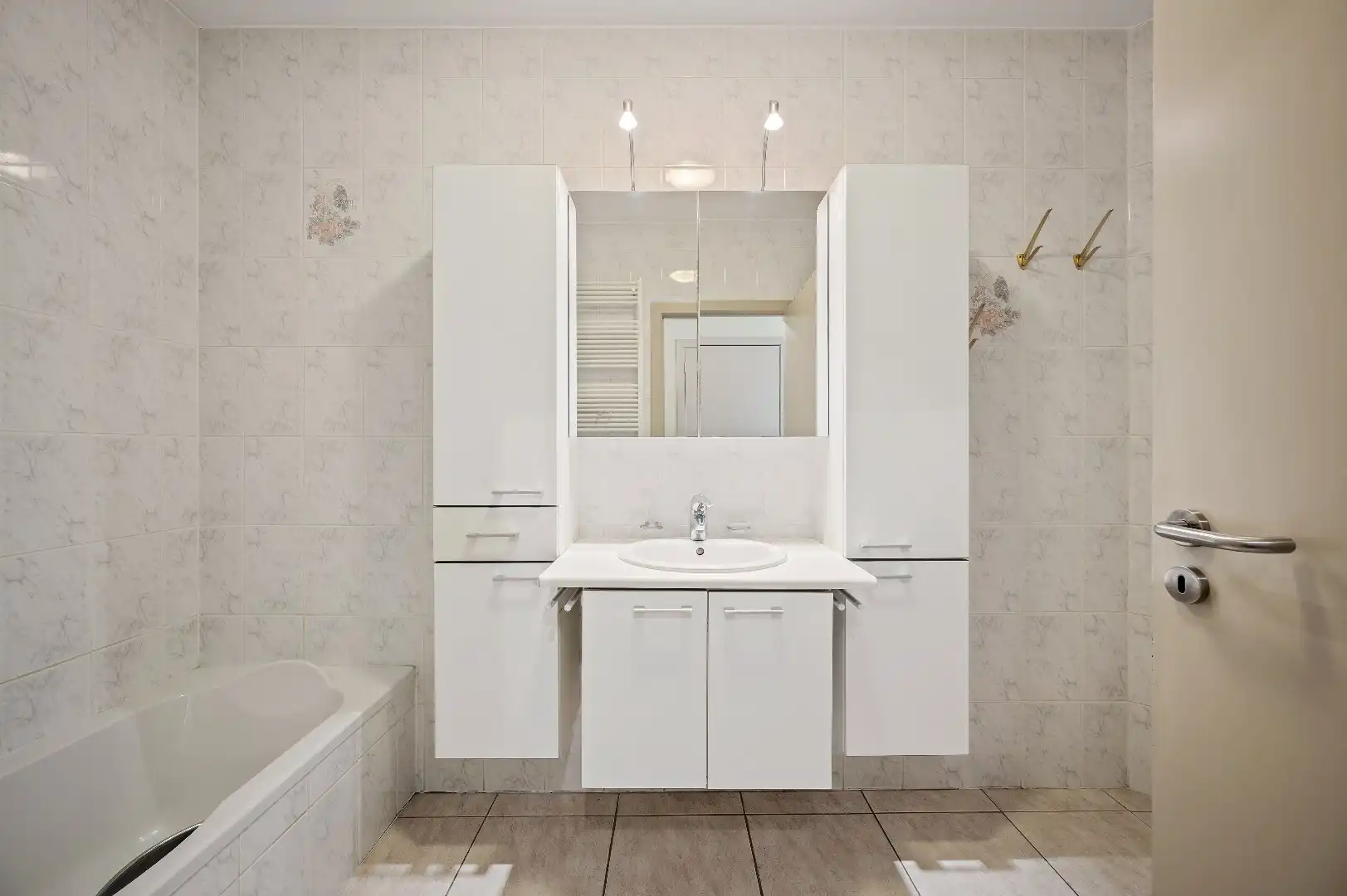 Ruim, instapklaar appartement met terras, lift en garage in Tienen  foto 6