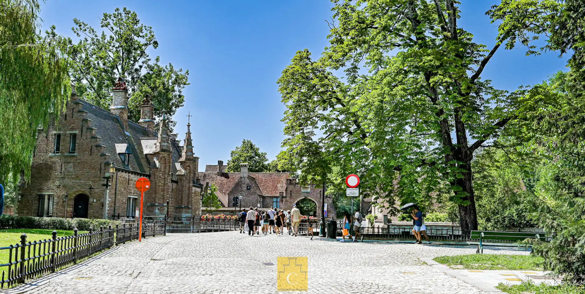 authentiek trapgevelhuis met zonnige stadstuin op toplocatie nabij het Minnewater foto 32