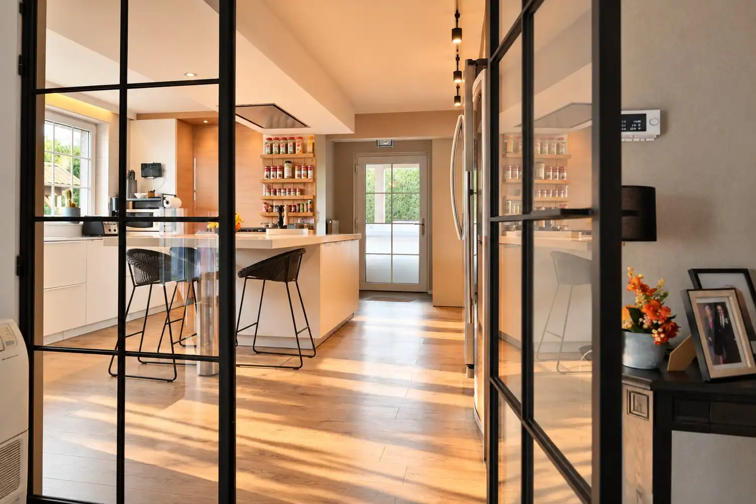 Royale, karaktervolle woning met 5 slaapkamers en 4 badkamers aan de grens met Maastricht foto 5
