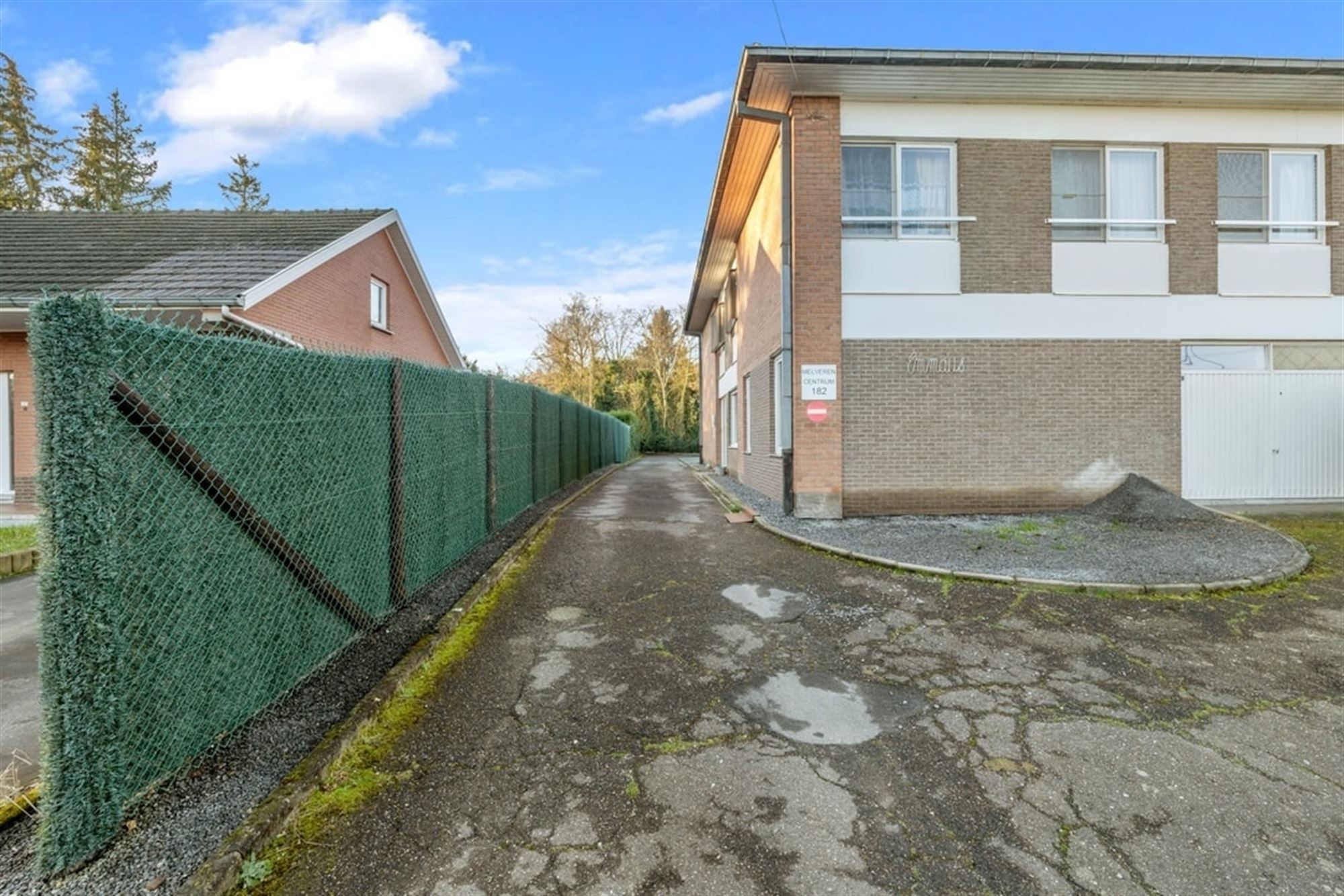 VERGUND GEMEENSCHAPSHUIS MET 15 INDIVIDUELE KAMERS foto 56