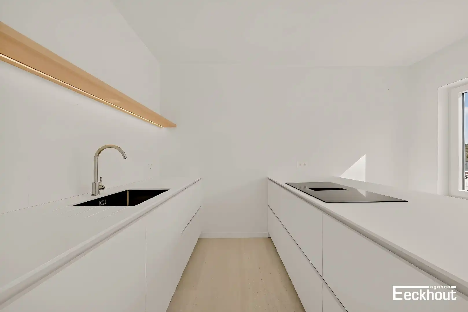 Prachtig gerenoveerd appartement met 2 slaapkamers en terrassen! foto 5