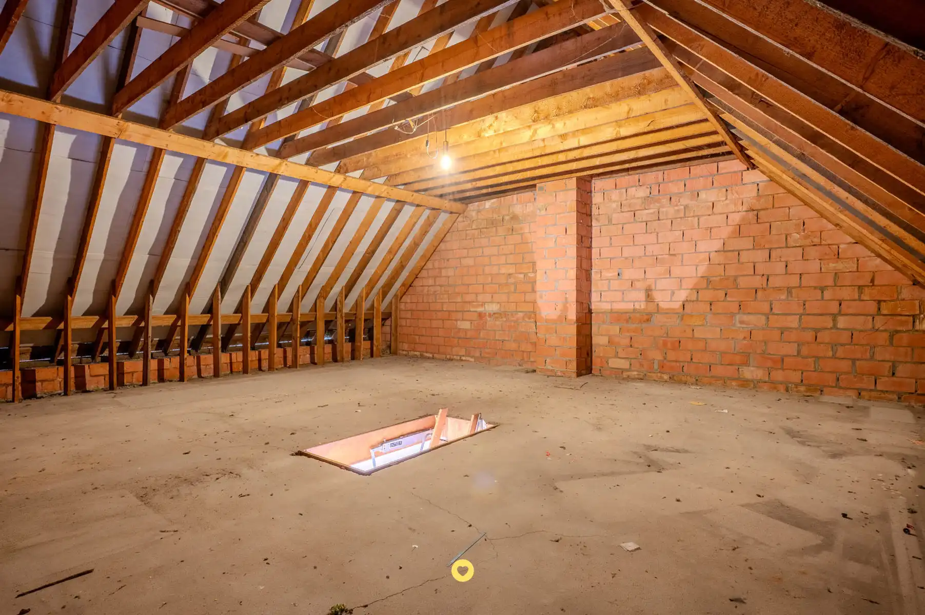 Op te frissen woning met 3 SLK's & zolder met potentieel foto 12