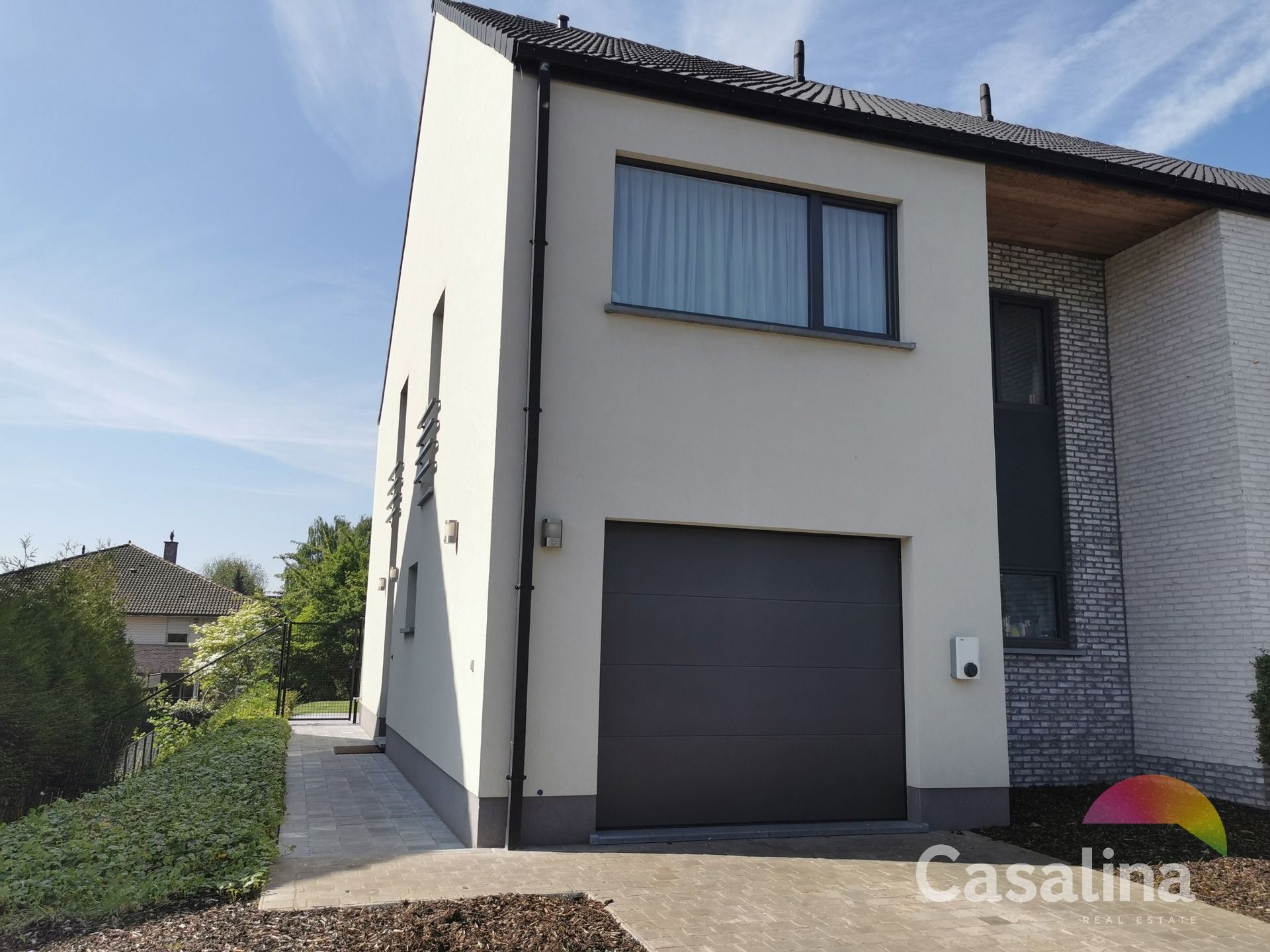 Mooie grond vlakbj Place Dumont voor BEN-Eengezinswoning foto {{pictureIndex}}