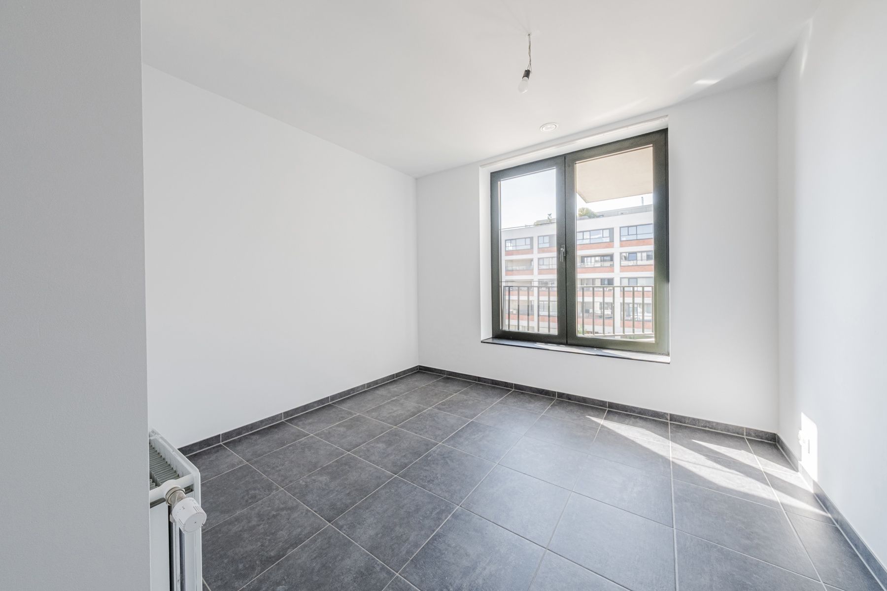 Modern 2slpk appartement met terras foto 5