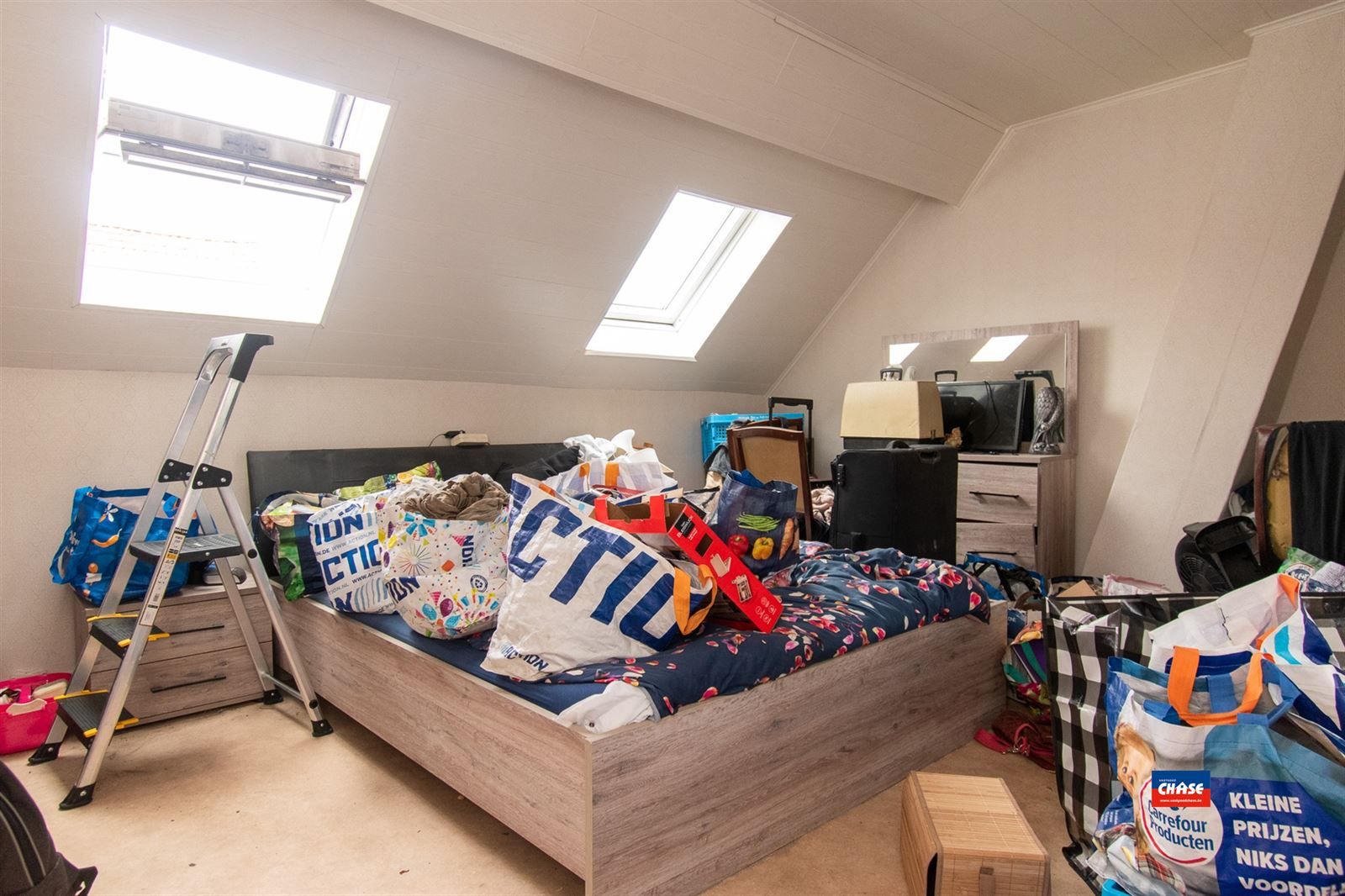 Te renoveren woning met 2 slpks en tuin  foto 8